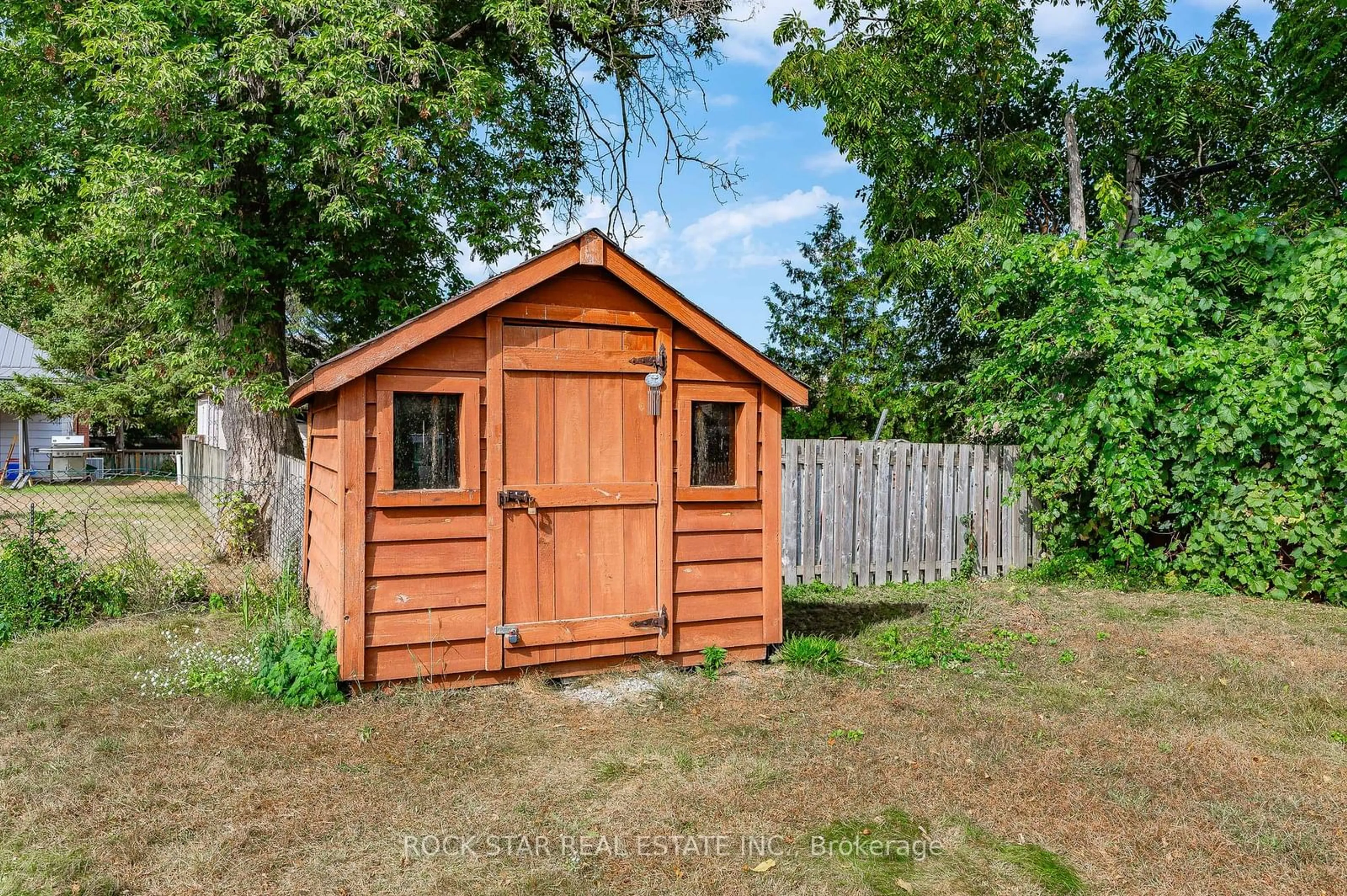 Shed for 236 Bruce St, Brantford Ontario N3S 4Z9