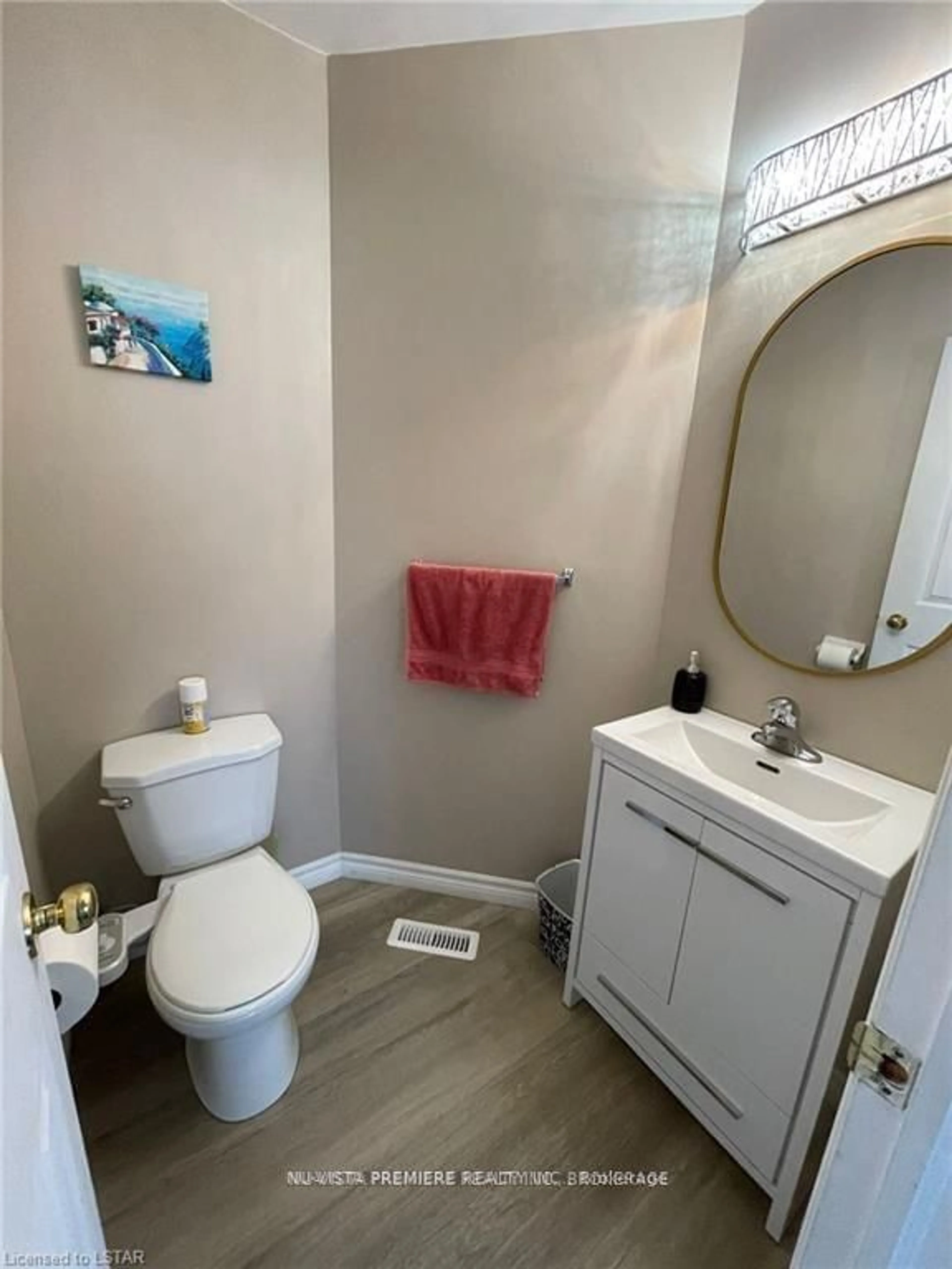 Standard bathroom, not visible floor for 988 PROSPERITY Crt, London Ontario N5V 5C7