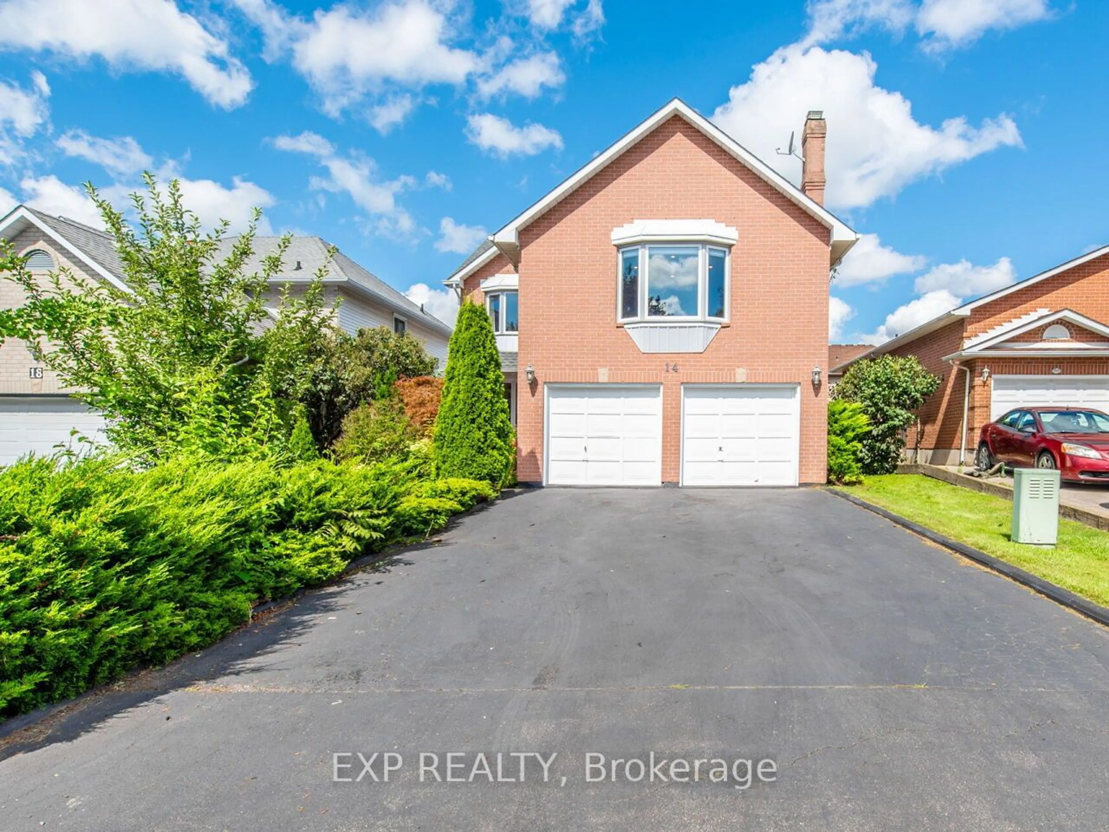 Frontside or backside of a home for 14 Pompano Crt, Hamilton Ontario L8W 3H2