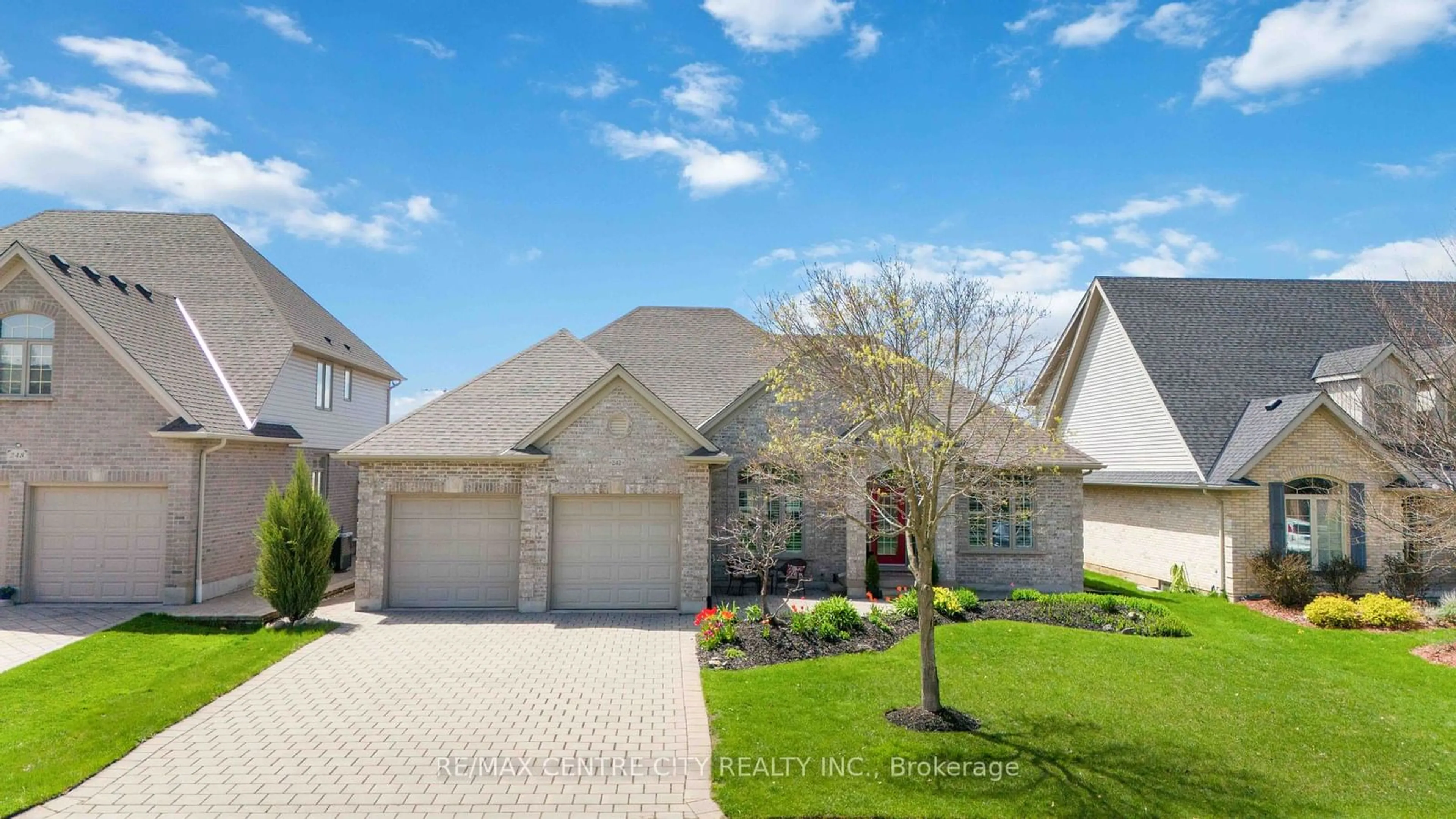 Frontside or backside of a home, the street view for 242 East Rivertrace Walk, London Ontario N6G 5L1