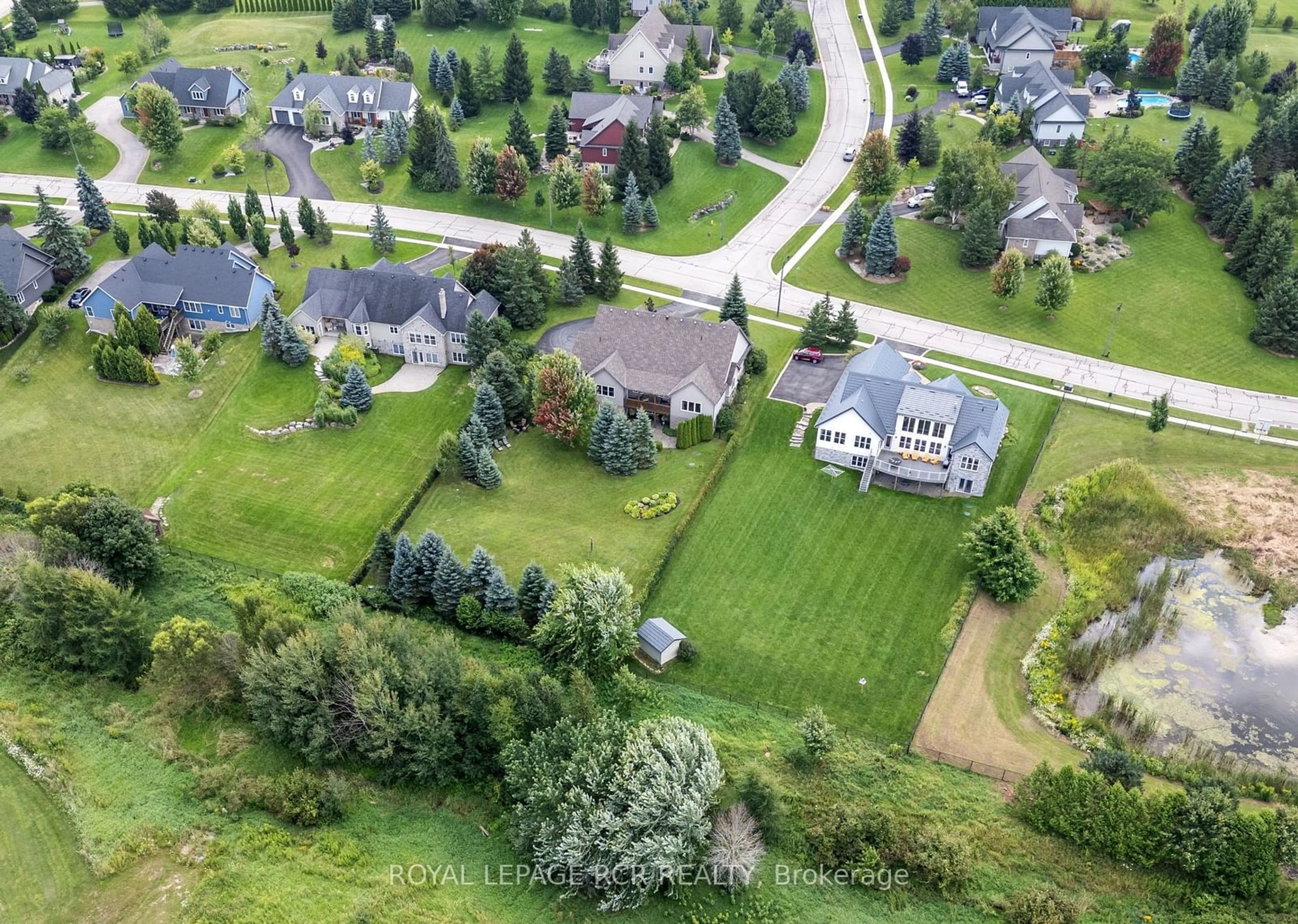 Frontside or backside of a home, the street view for 9 Blue Heron Dr, Mono Ontario L9W 5K6