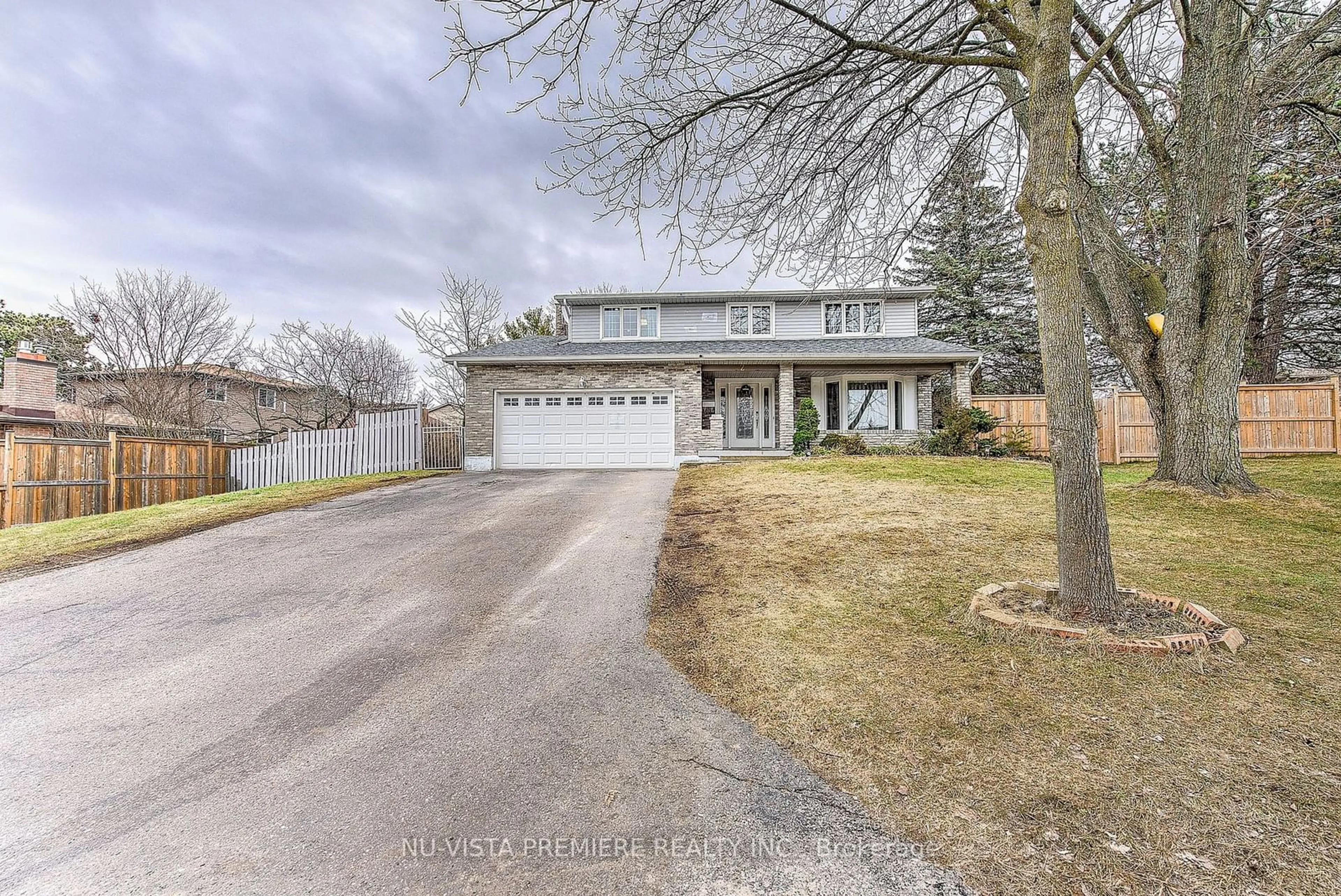 Frontside or backside of a home for 2 PINEGROVE Cres, London Ontario N6J 3Y9