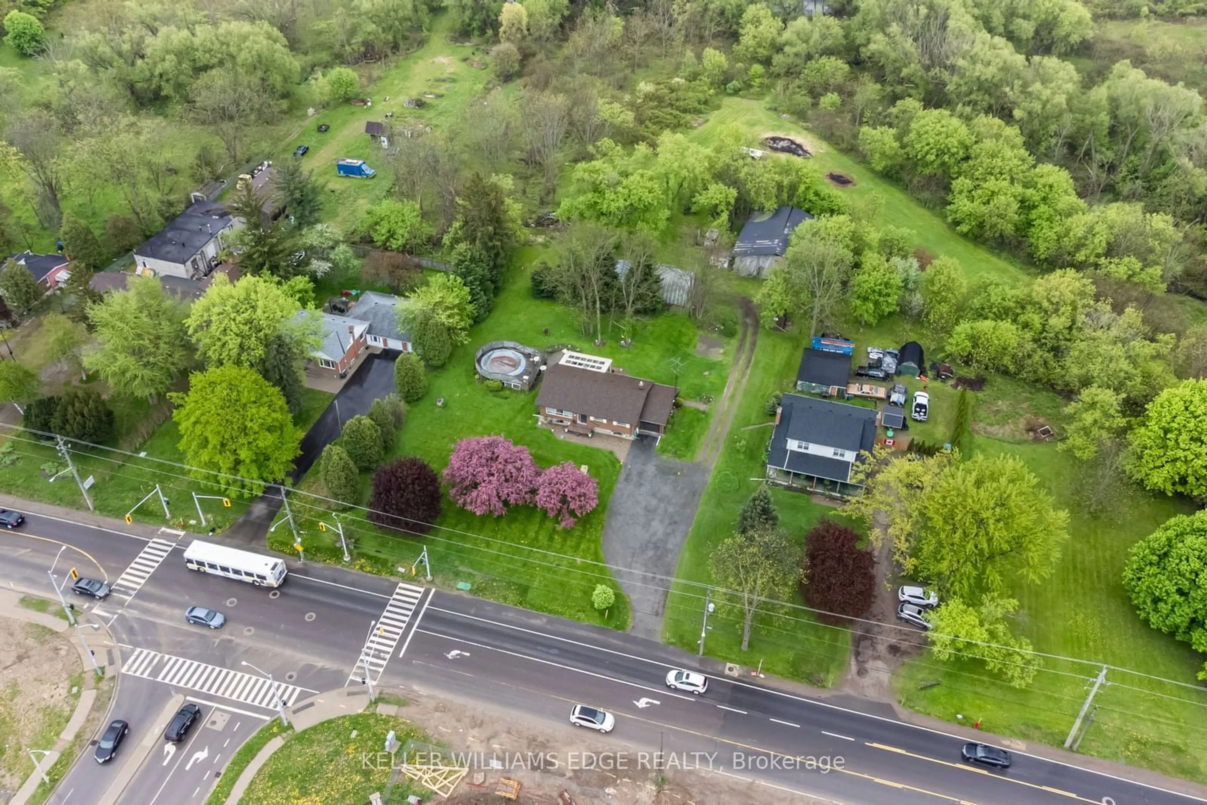 A pic from exterior of the house or condo, the street view for 1048 Garner Rd, Hamilton Ontario L9G 3K9