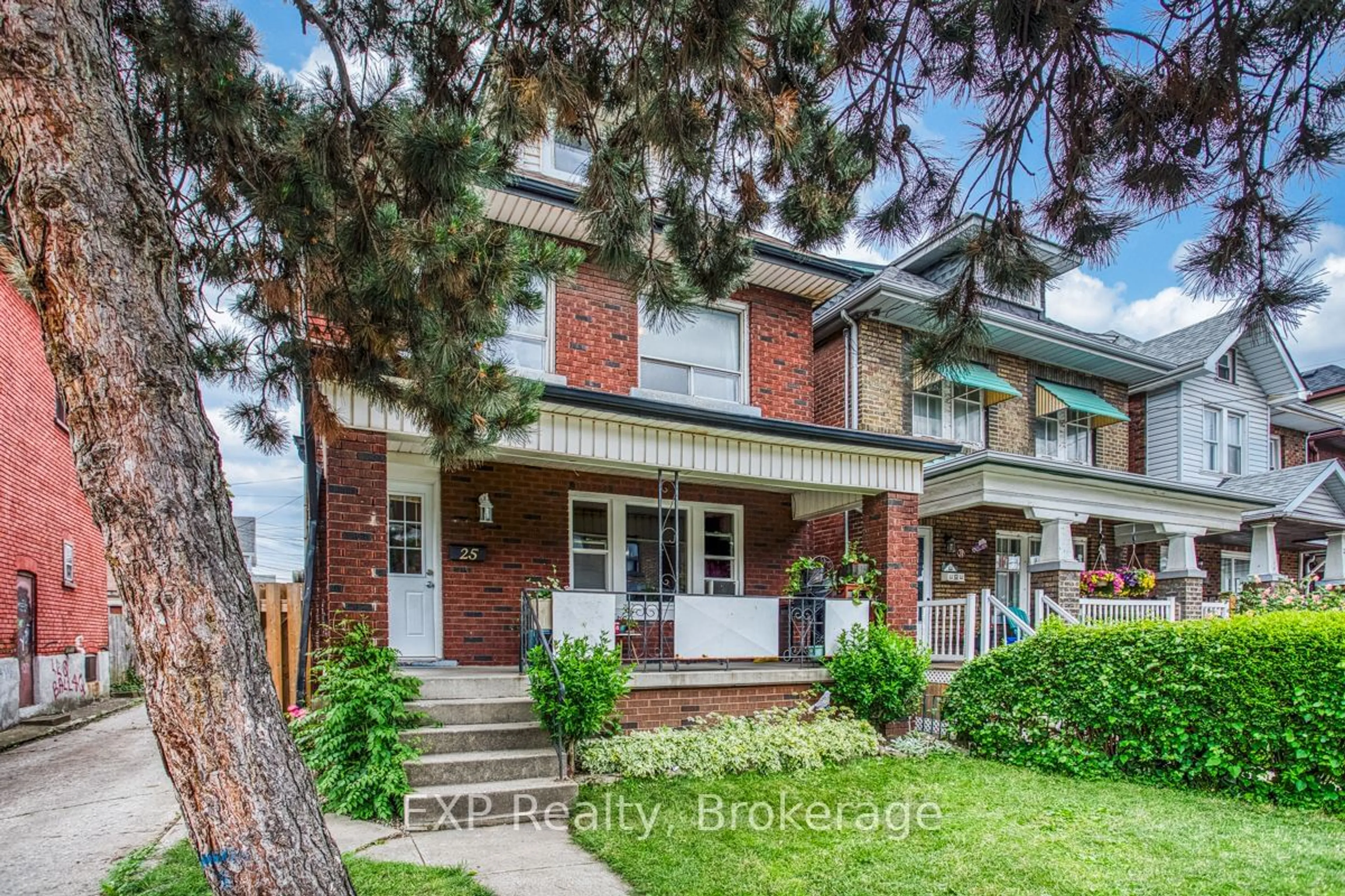 Frontside or backside of a home, cottage for 25 Chestnut Ave, Hamilton Ontario L8L 6K5