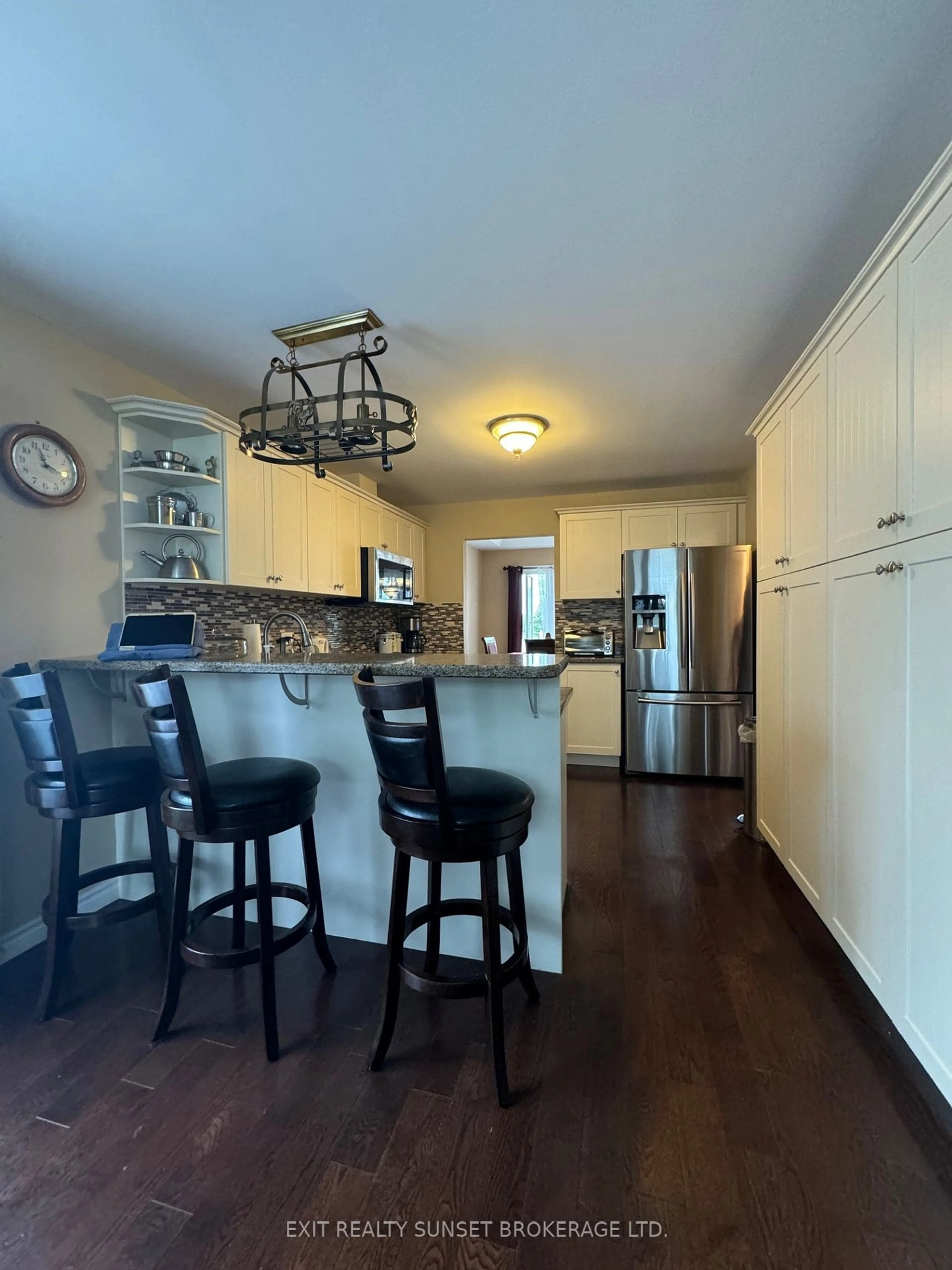 Open concept kitchen for 2 Liam St, Kawartha Lakes Ontario K9V 0J3