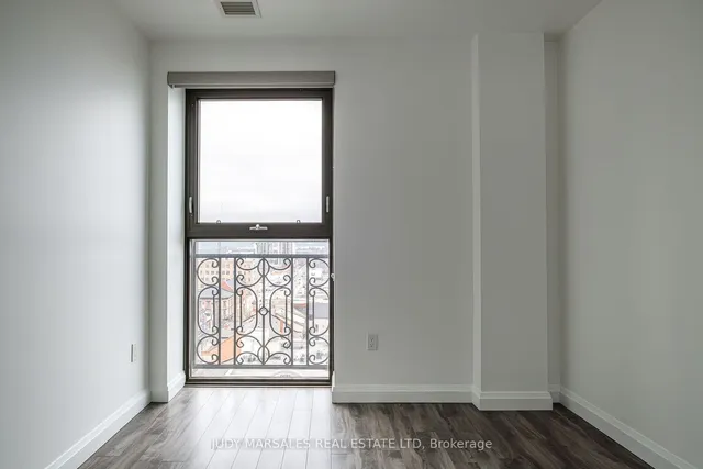 Additional image 8 of 112 King St Unit 1003
