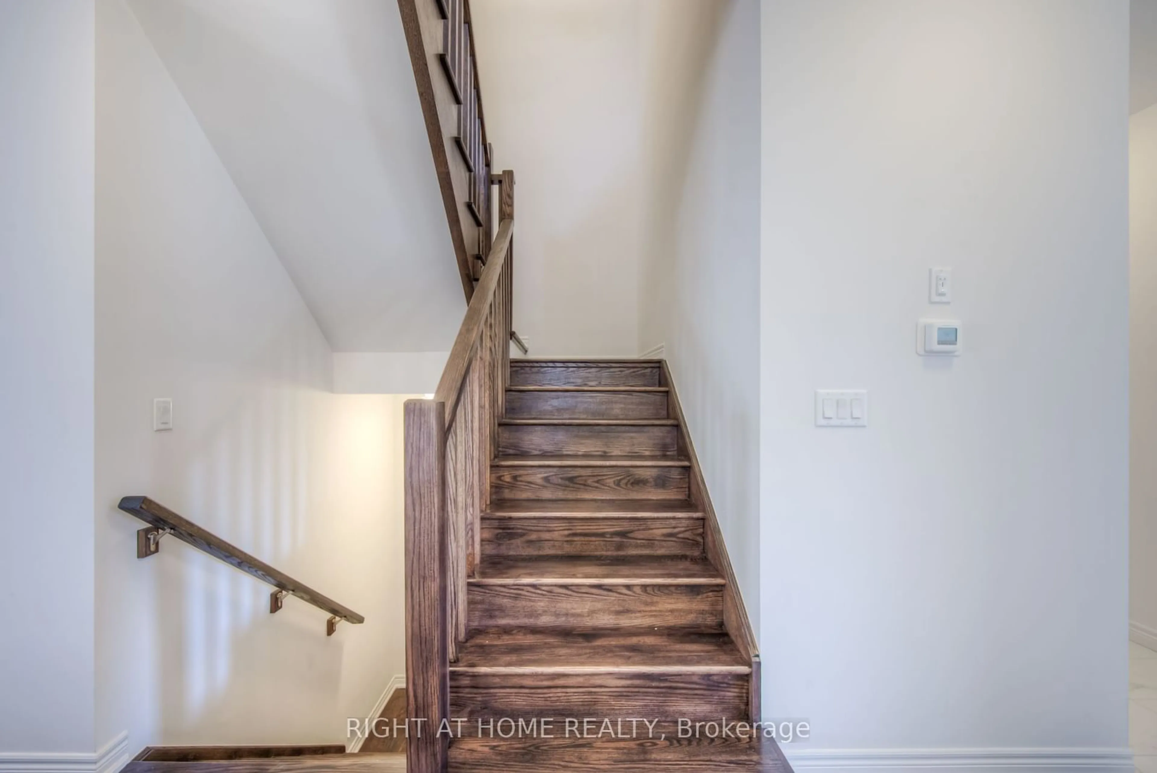 Stairs for 216 Longboat Run Rd, Brantford Ontario N3T 0T2