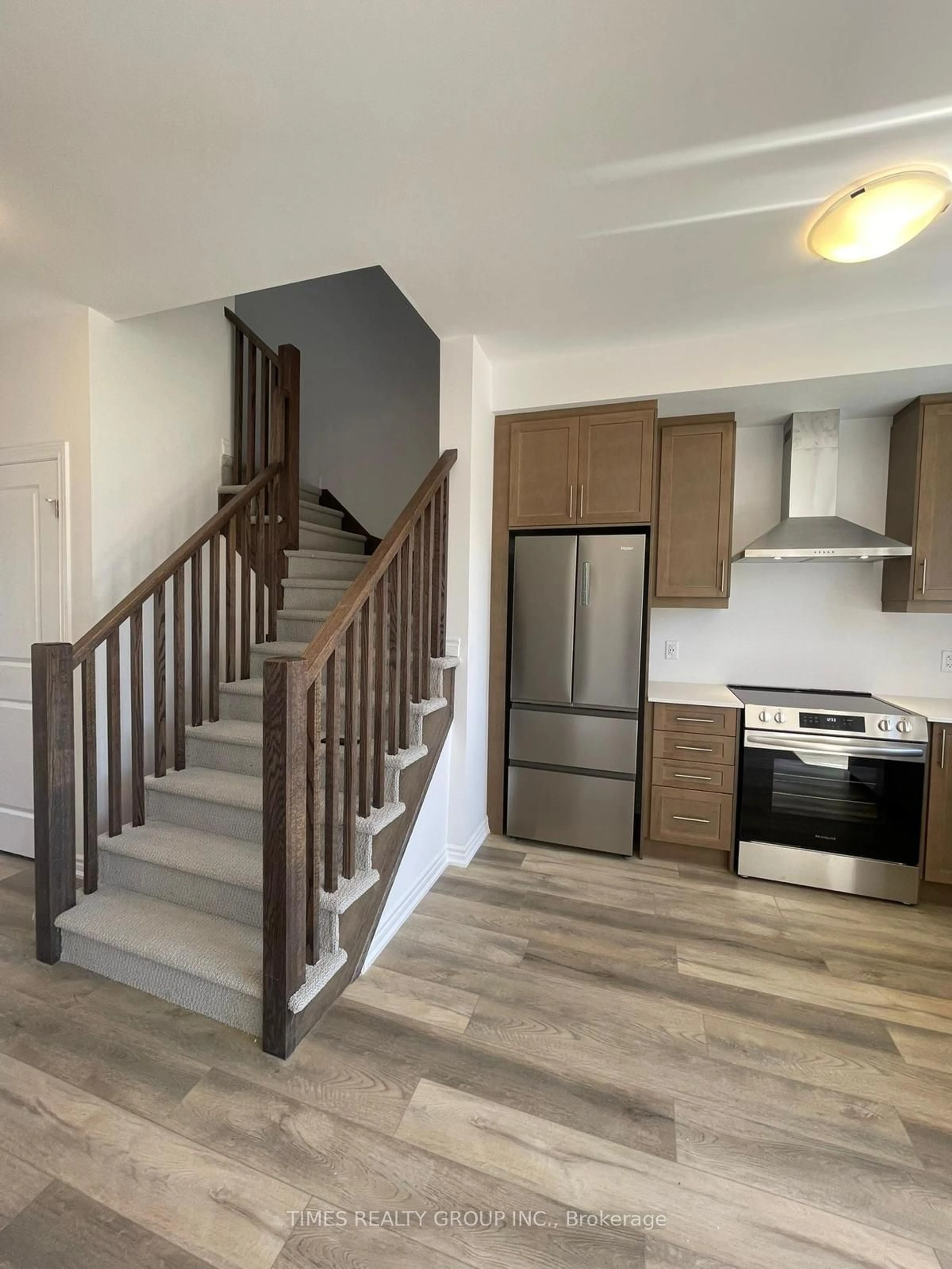 Stairs for 61 Soho St #99, Hamilton Ontario L8J 0M6