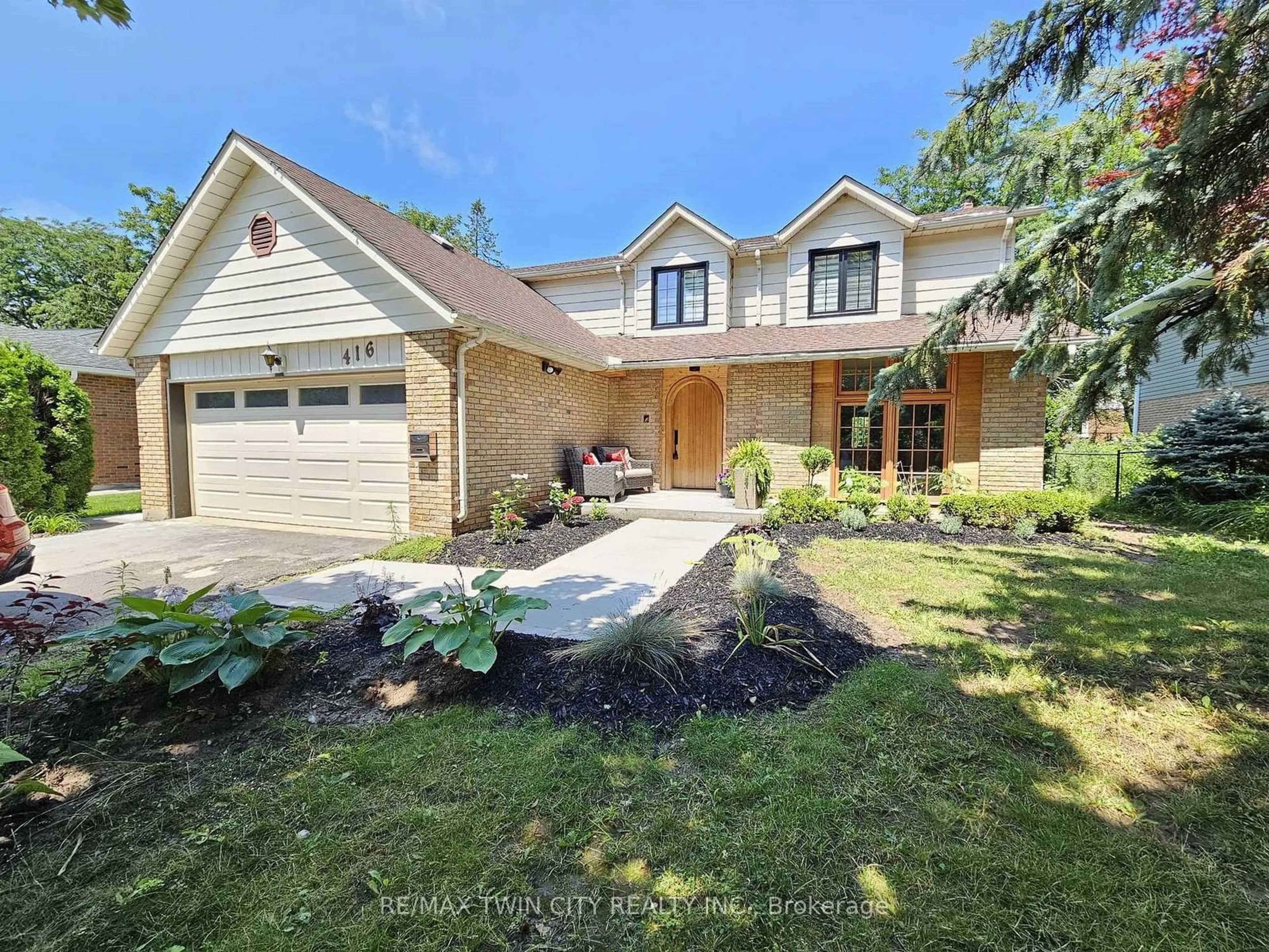 Frontside or backside of a home for 416 CLAIRBROOK Cres, Waterloo Ontario N2L 5V7