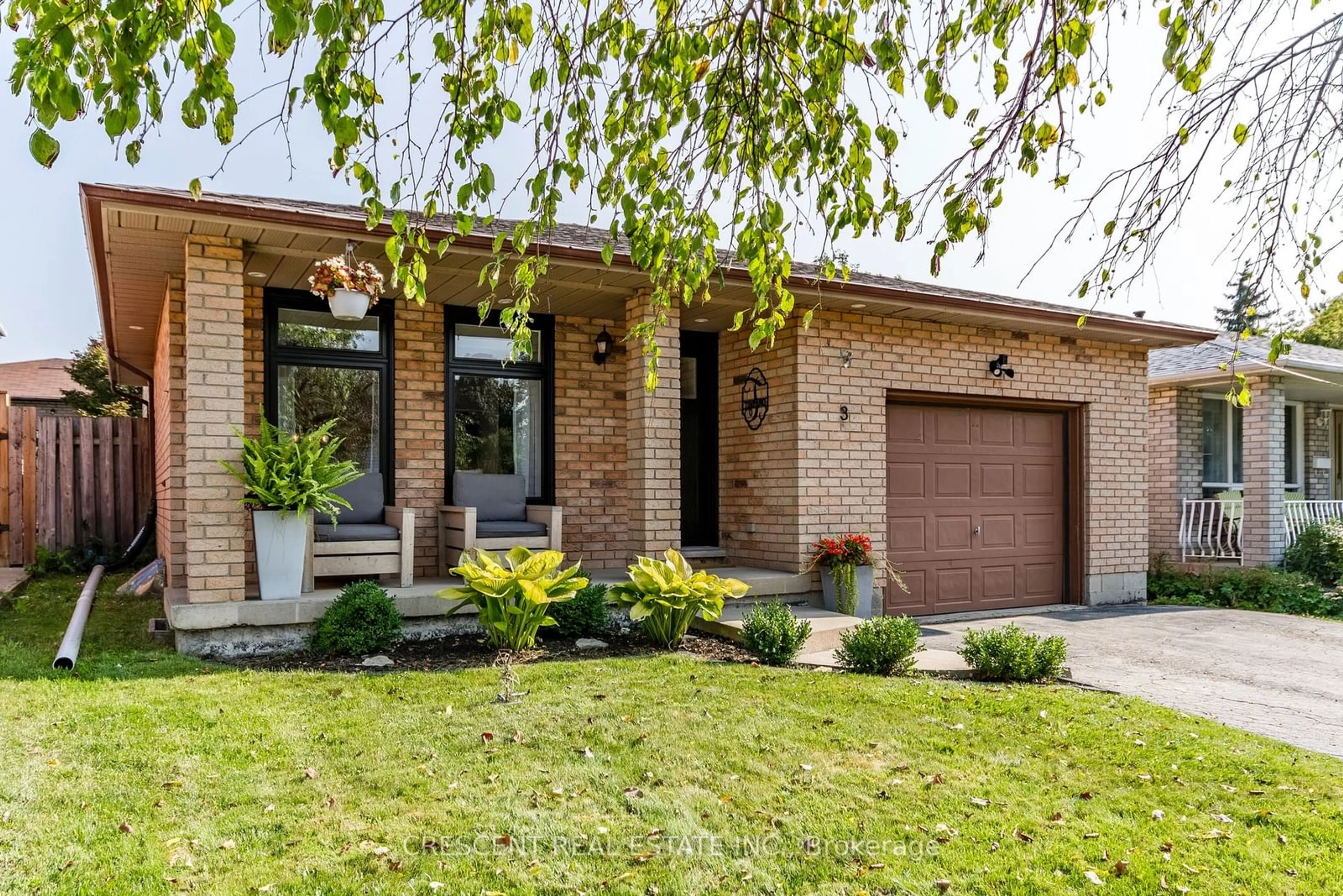 Home with brick exterior material for 3 Halam Ave, Hamilton Ontario L8V 1Z2