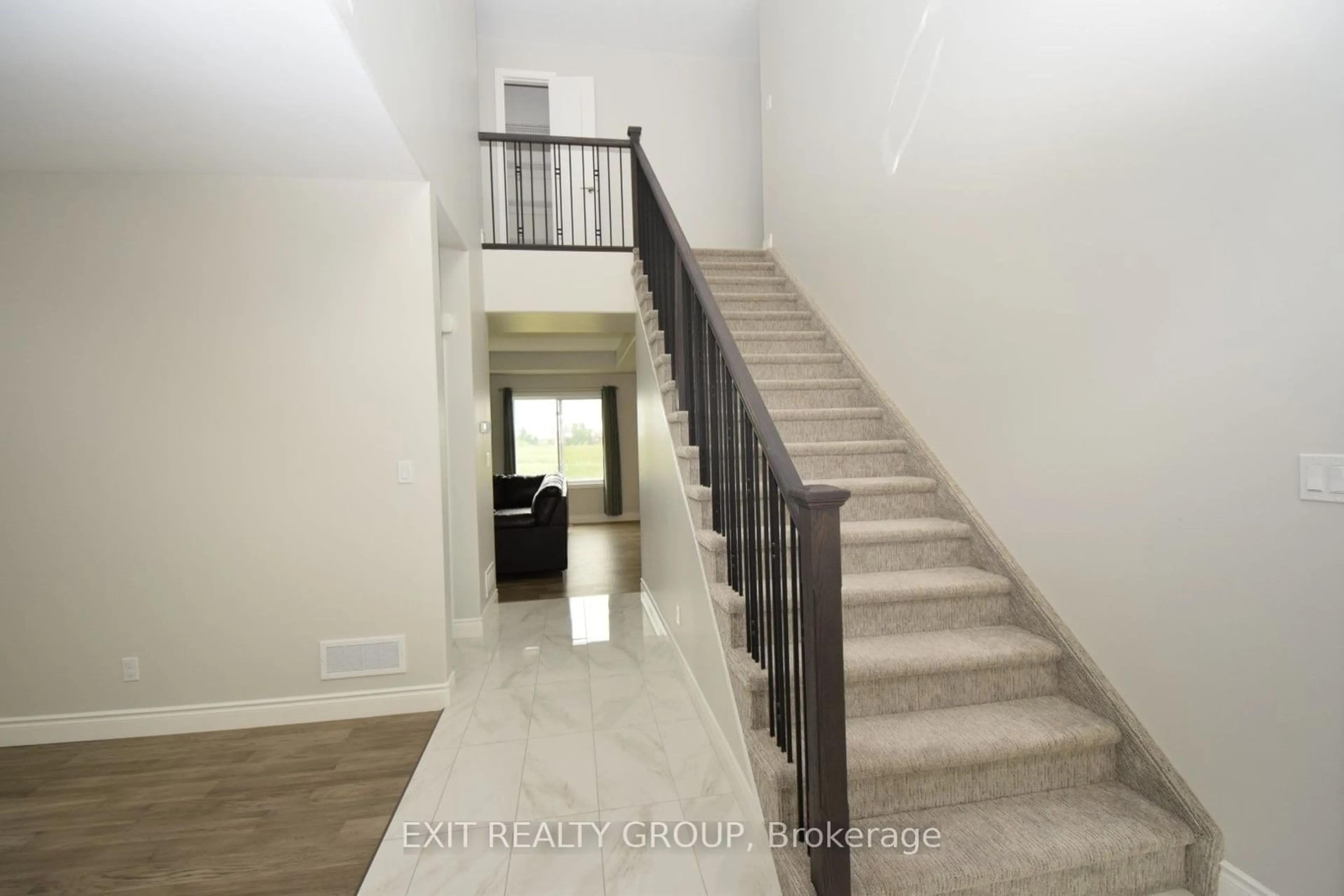 Indoor foyer for 15 Mavety Crt, Belleville Ontario K8N 0R6