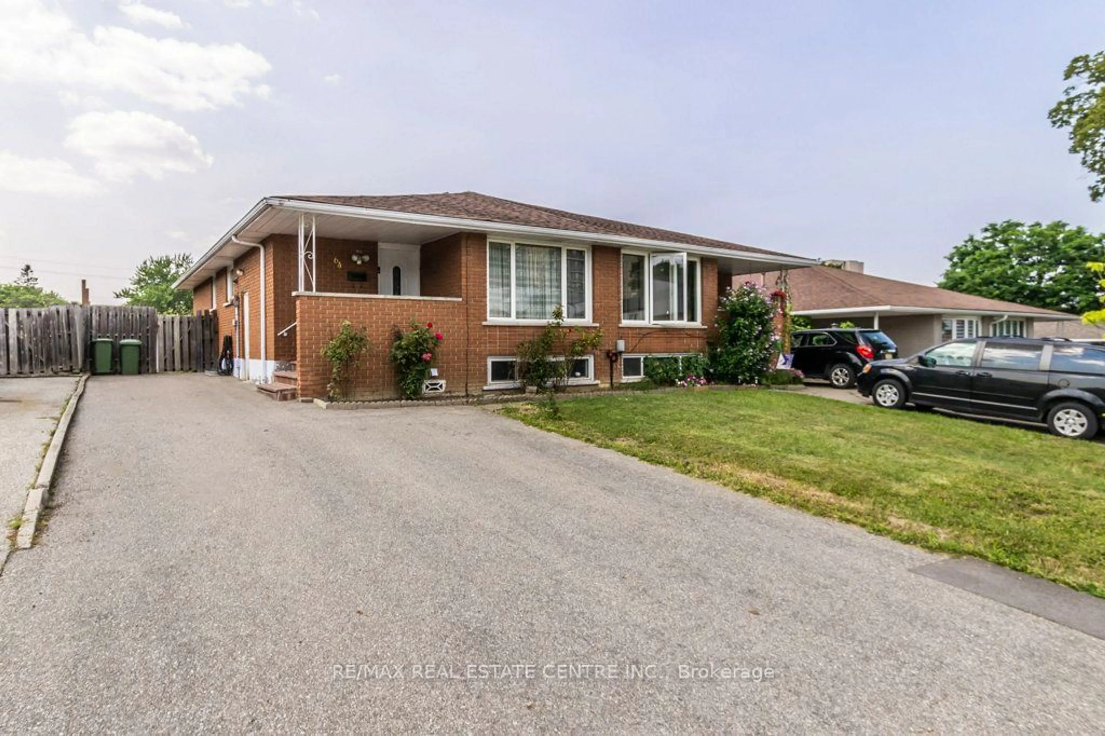 Frontside or backside of a home for 64 Tindale Crt, Hamilton Ontario L8K 6C7