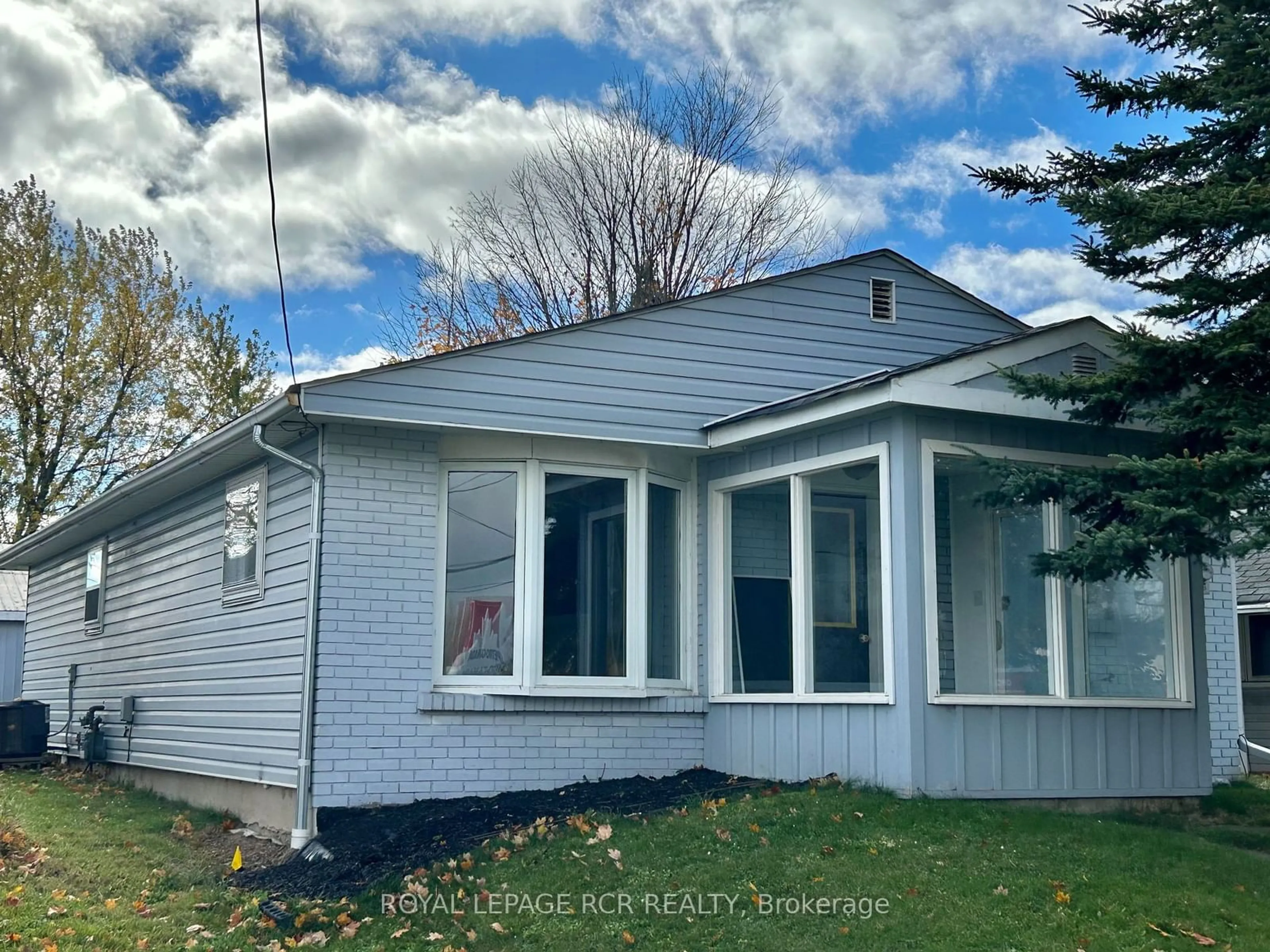 Frontside or backside of a home for 511 Main St, Shelburne Ontario L9V 2Z1