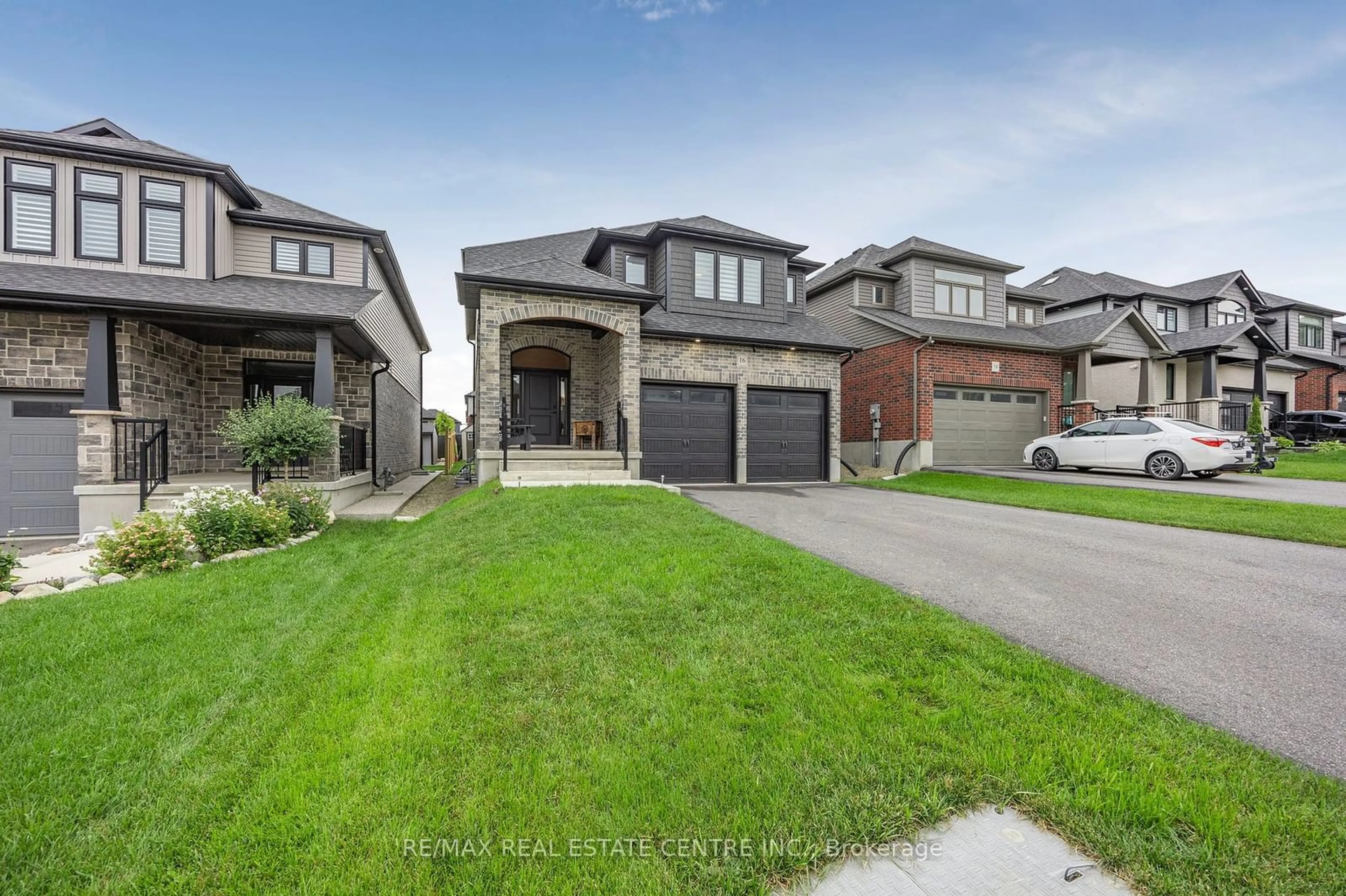 Frontside or backside of a home for 16 Tindall Cres, East Luther Grand Valley Ontario L9W 6P2