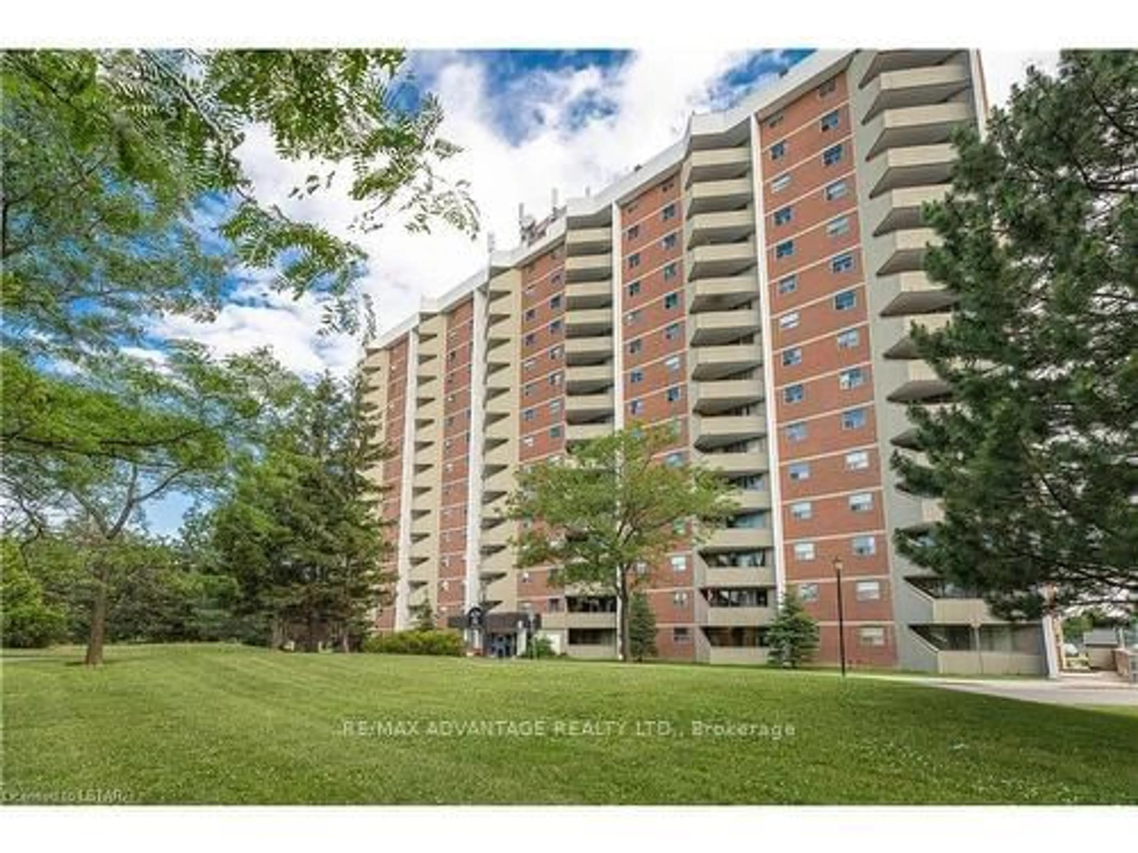 A pic from exterior of the house or condo for 1105 Jalna Blvd #1611, London Ontario N6E 2S9