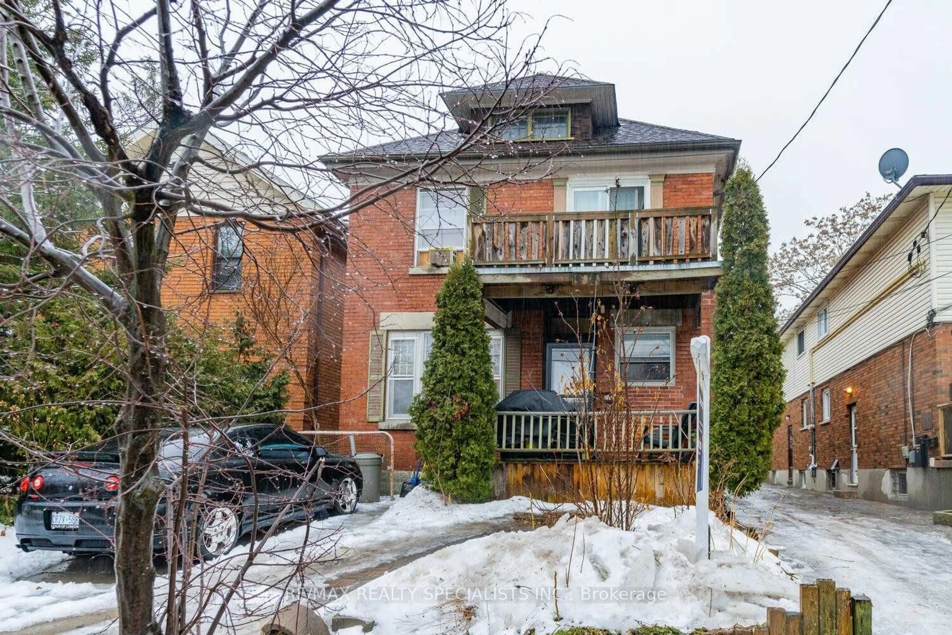 Frontside or backside of a home for 669 LORNE Ave, London Ontario N5W 3K4