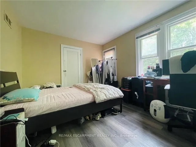 Additional property image - 84 ARNOLD St