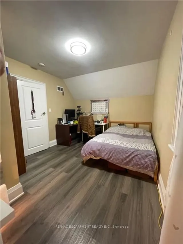 Additional property image - 84 ARNOLD St