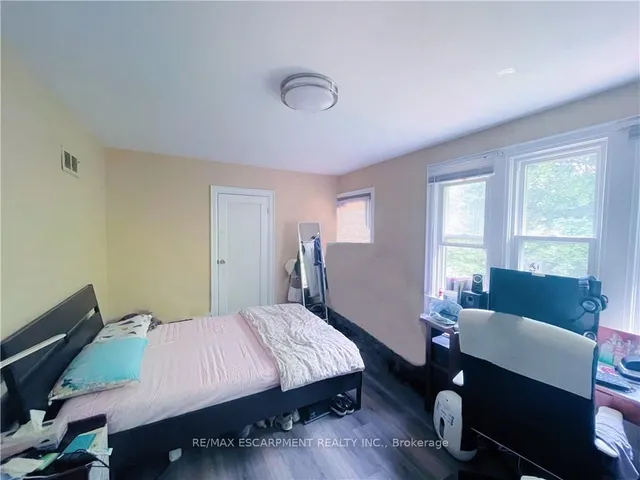 Additional property image - 84 ARNOLD St