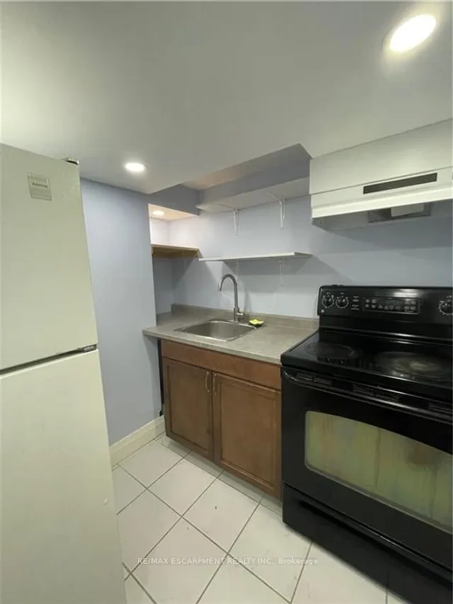 Additional property image - 84 ARNOLD St