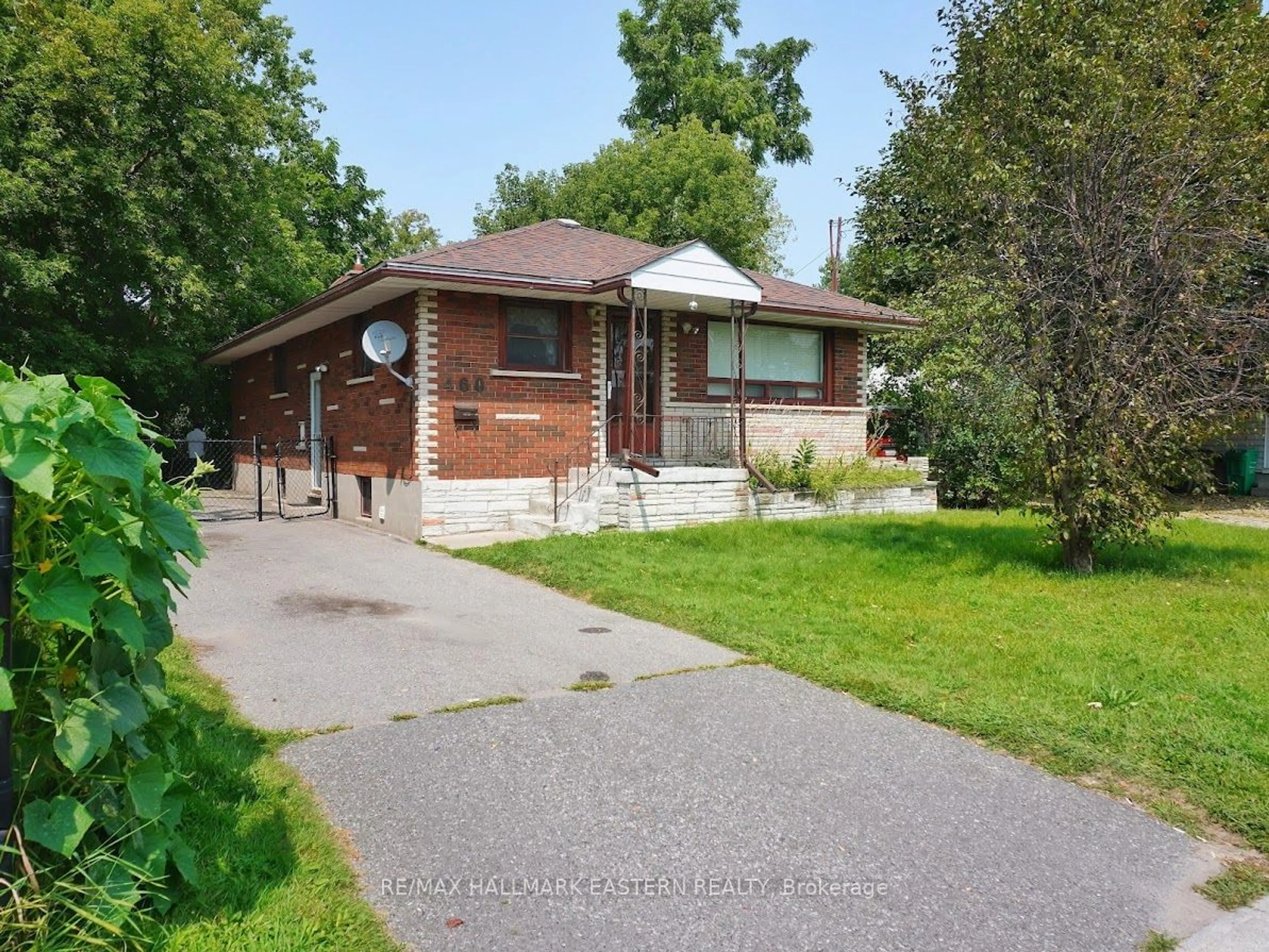 Frontside or backside of a home, cottage for 460 Romaine St, Peterborough Ontario K9J 2C7