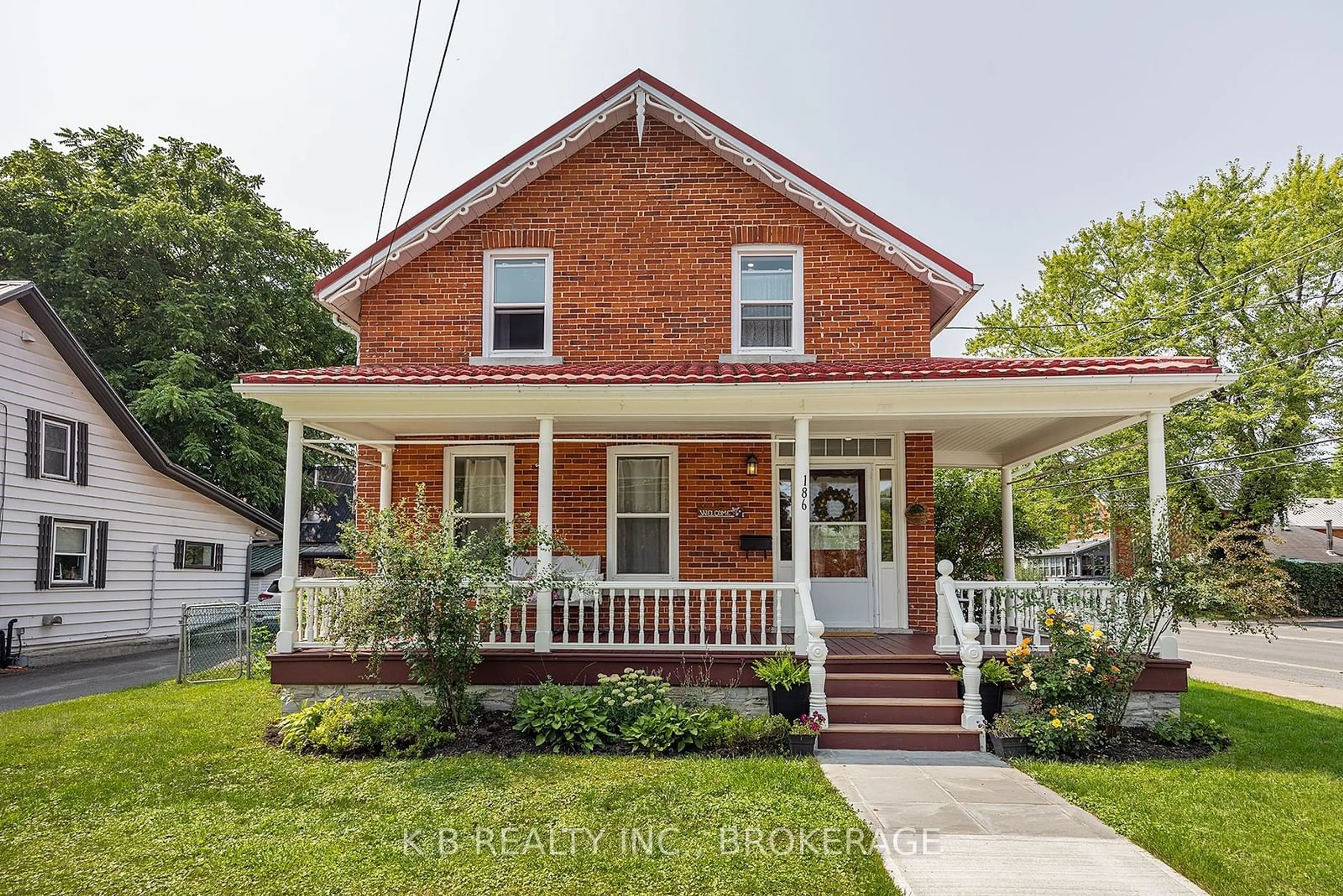 Frontside or backside of a home, cottage for 186 East St, Greater Napanee Ontario K7R 1S8