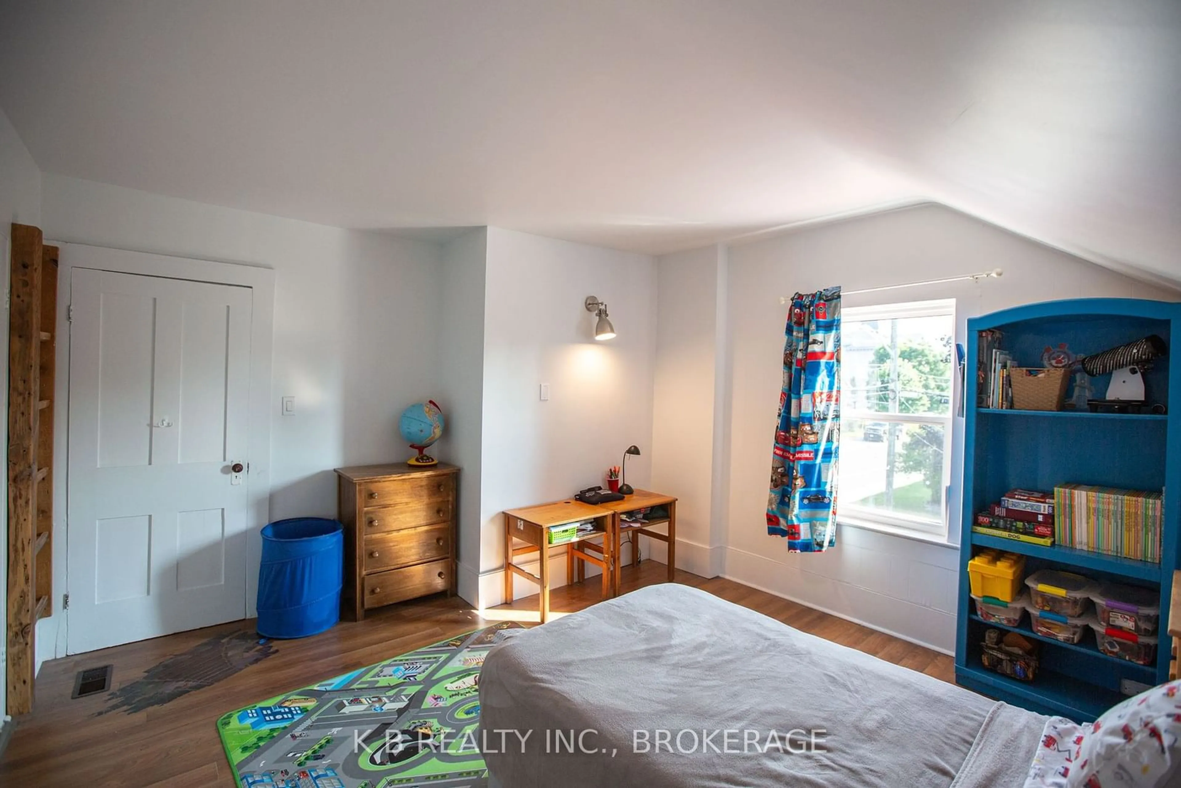 A pic of a room, wood floors for 186 East St, Greater Napanee Ontario K7R 1S8