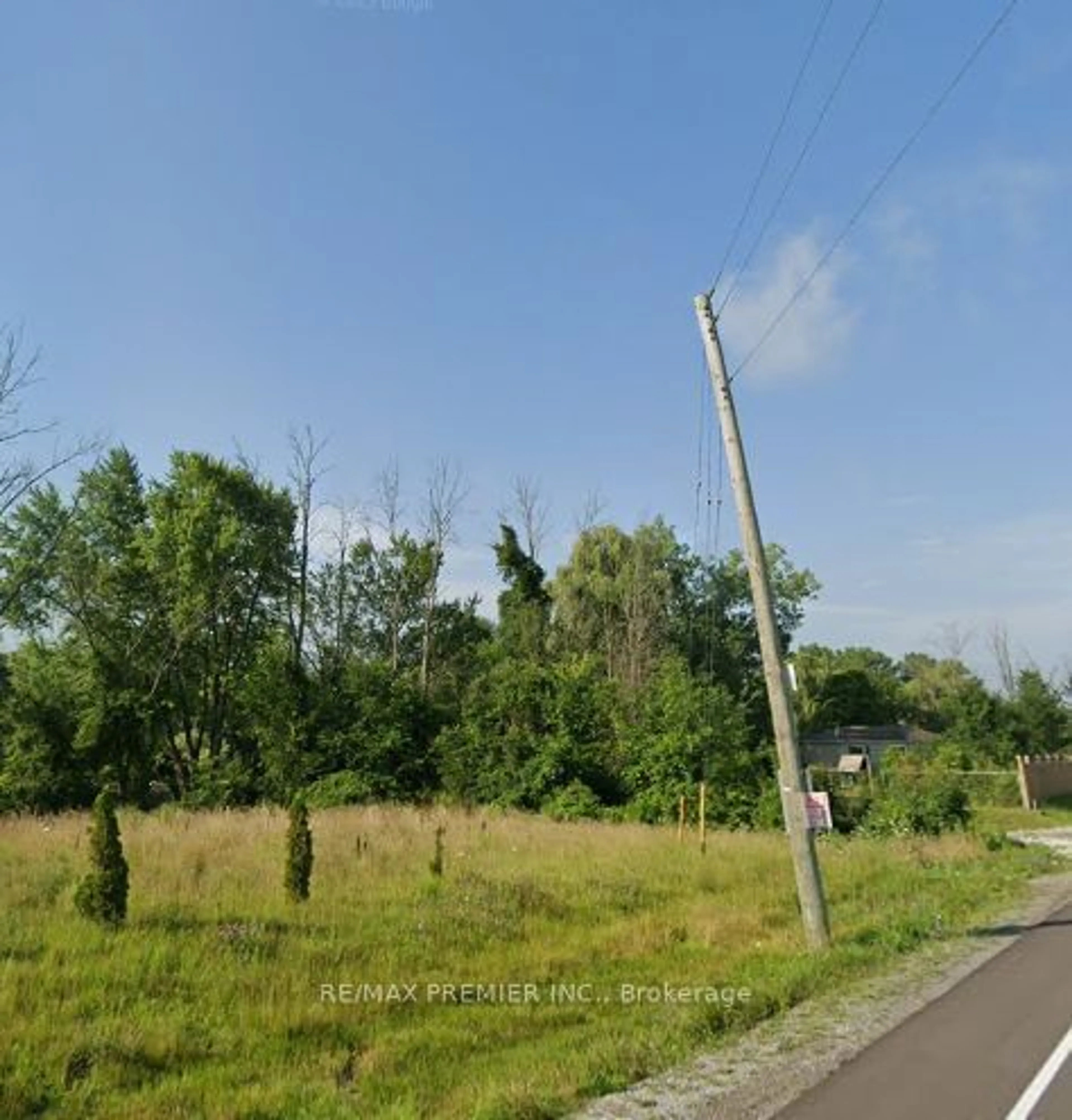 Frontside or backside of a home, the street view for 294 Lyon's Creek Rd, Niagara Falls Ontario L2G 0S1