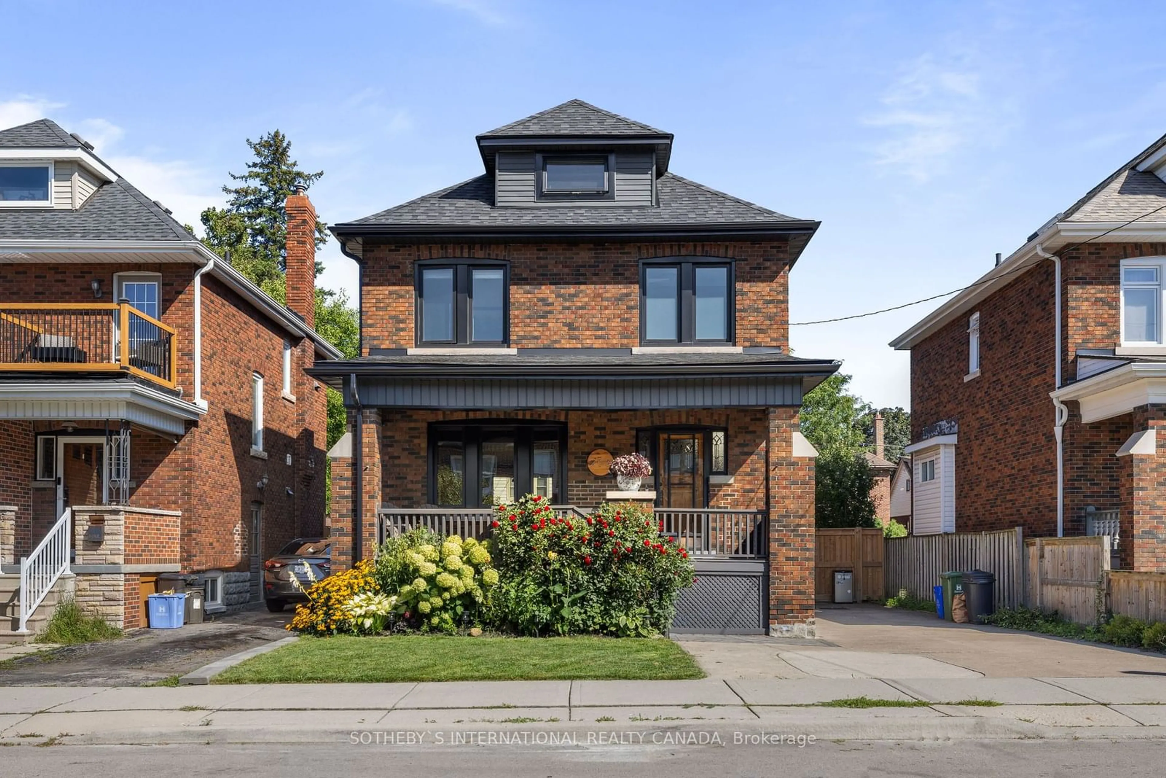 Home with brick exterior material for 253 Graham Ave, Hamilton Ontario L8K 2M7