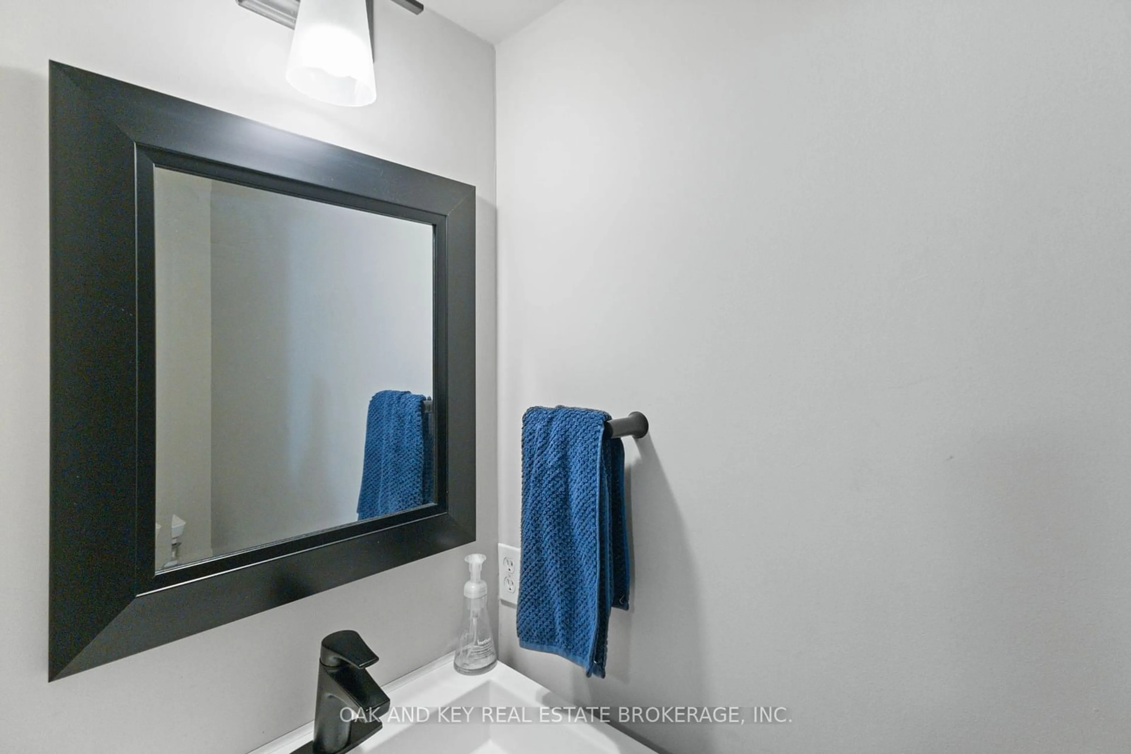 Bathroom, not visible floor for 134 GARDENWOOD Dr, London Ontario N6J 3Z9