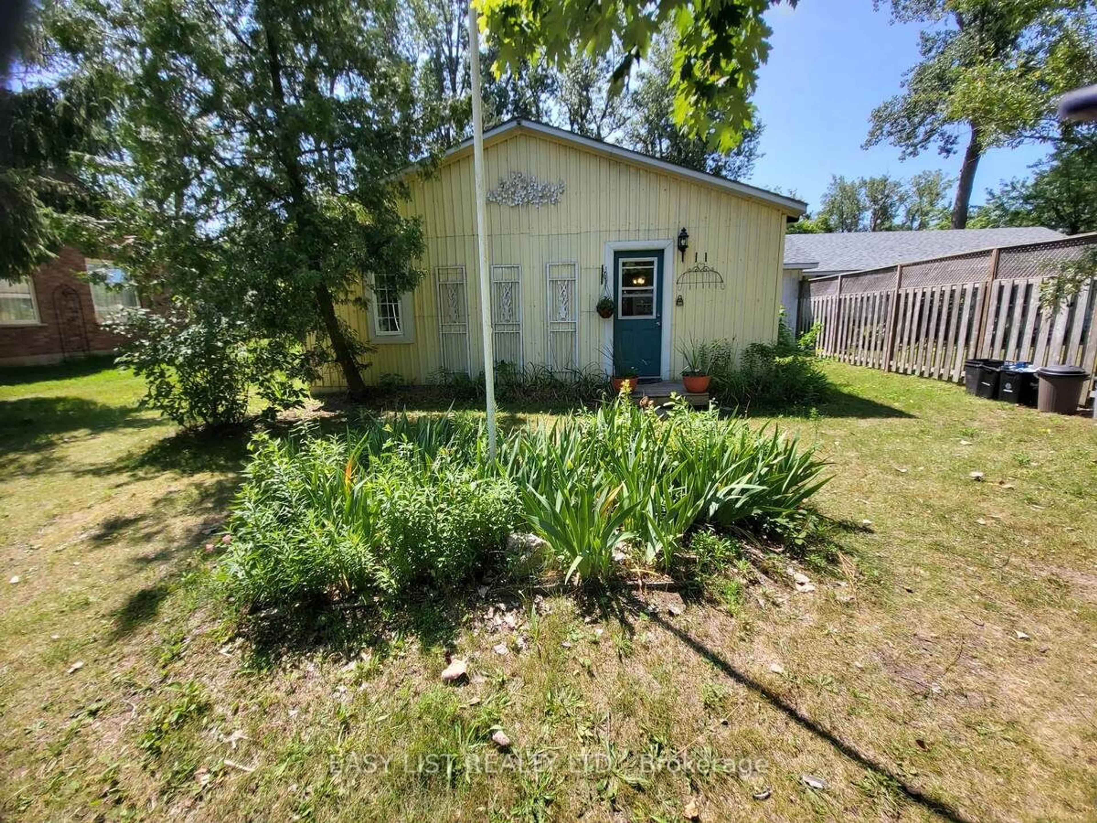 Shed for 261 Erie Blvd, Norfolk Ontario N0E 1M0