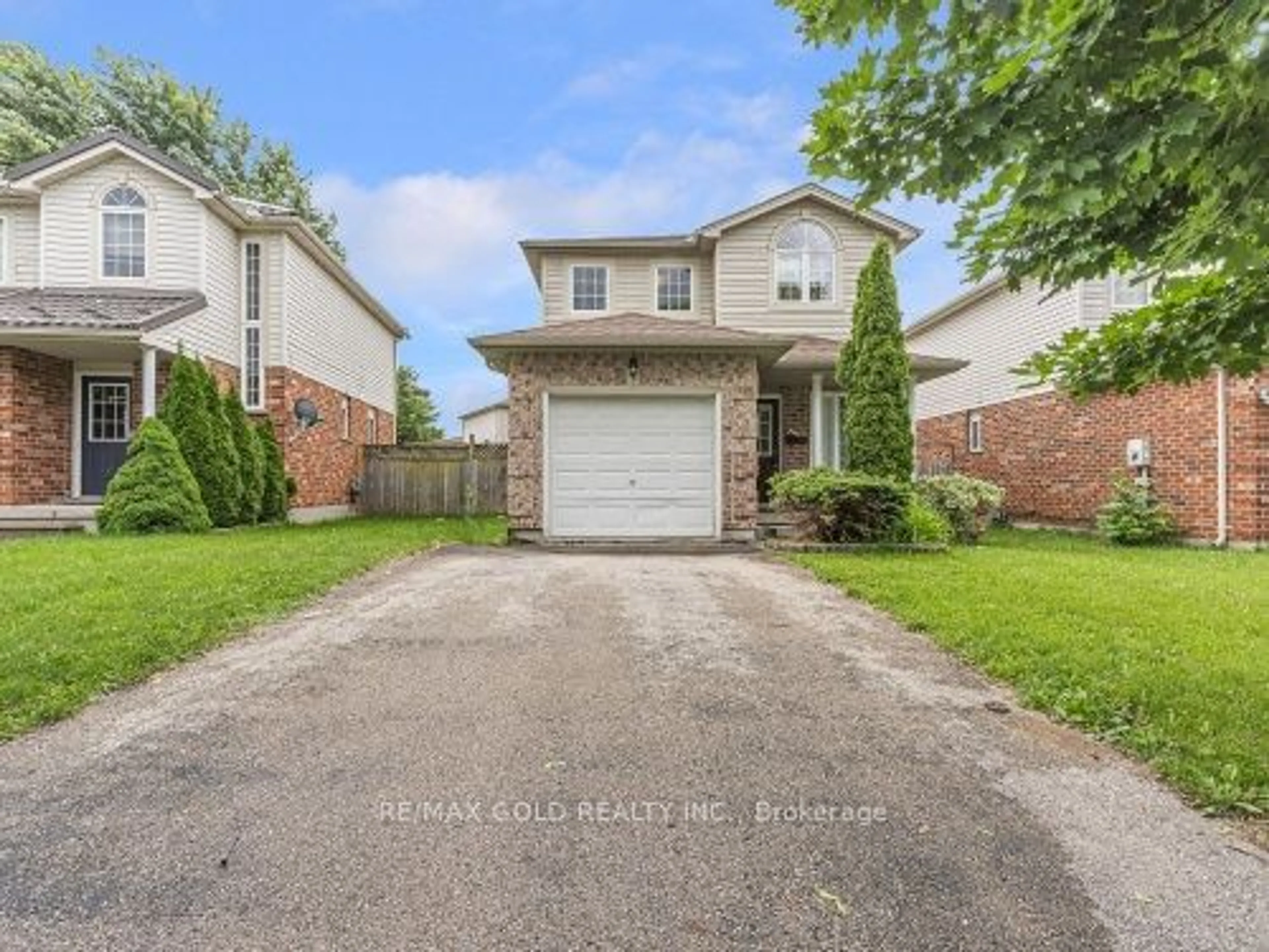 Frontside or backside of a home for 244 Ridgeview Pl, London Ontario N5Y 5T8