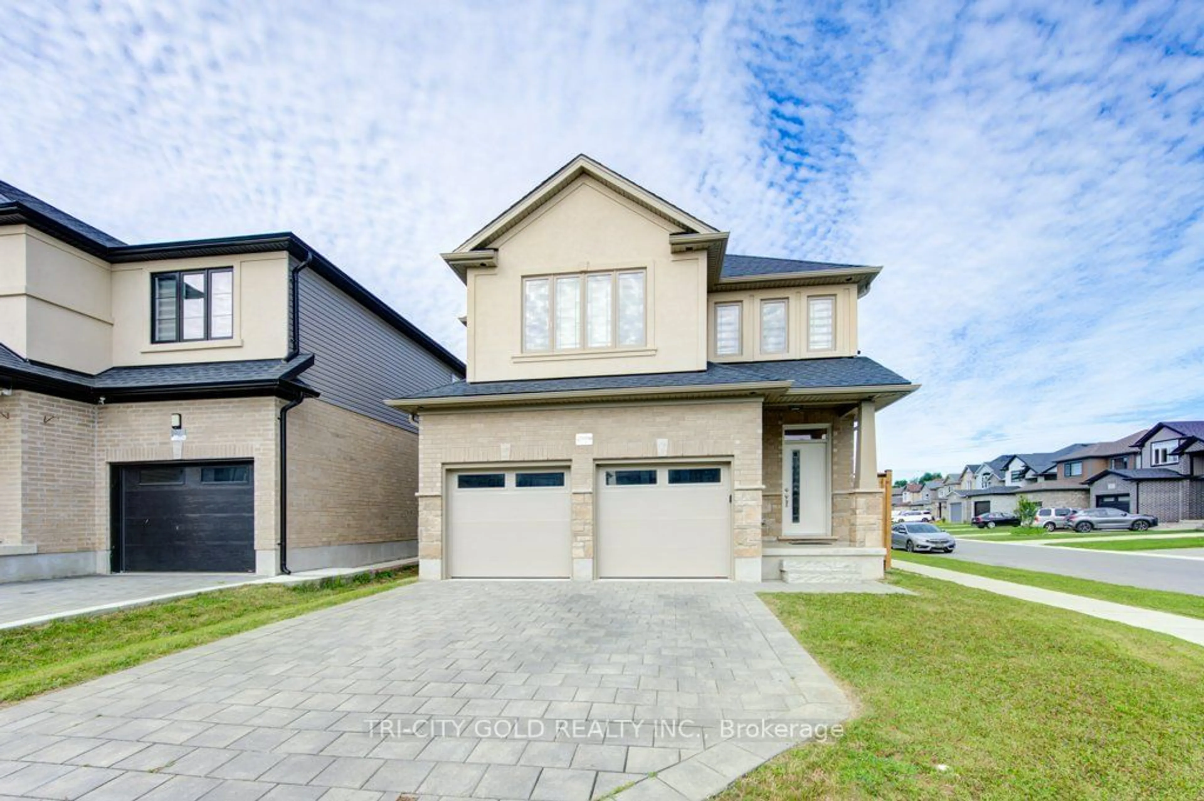 Frontside or backside of a home for 2889 Doyle Dr, London Ontario N6M 0G7