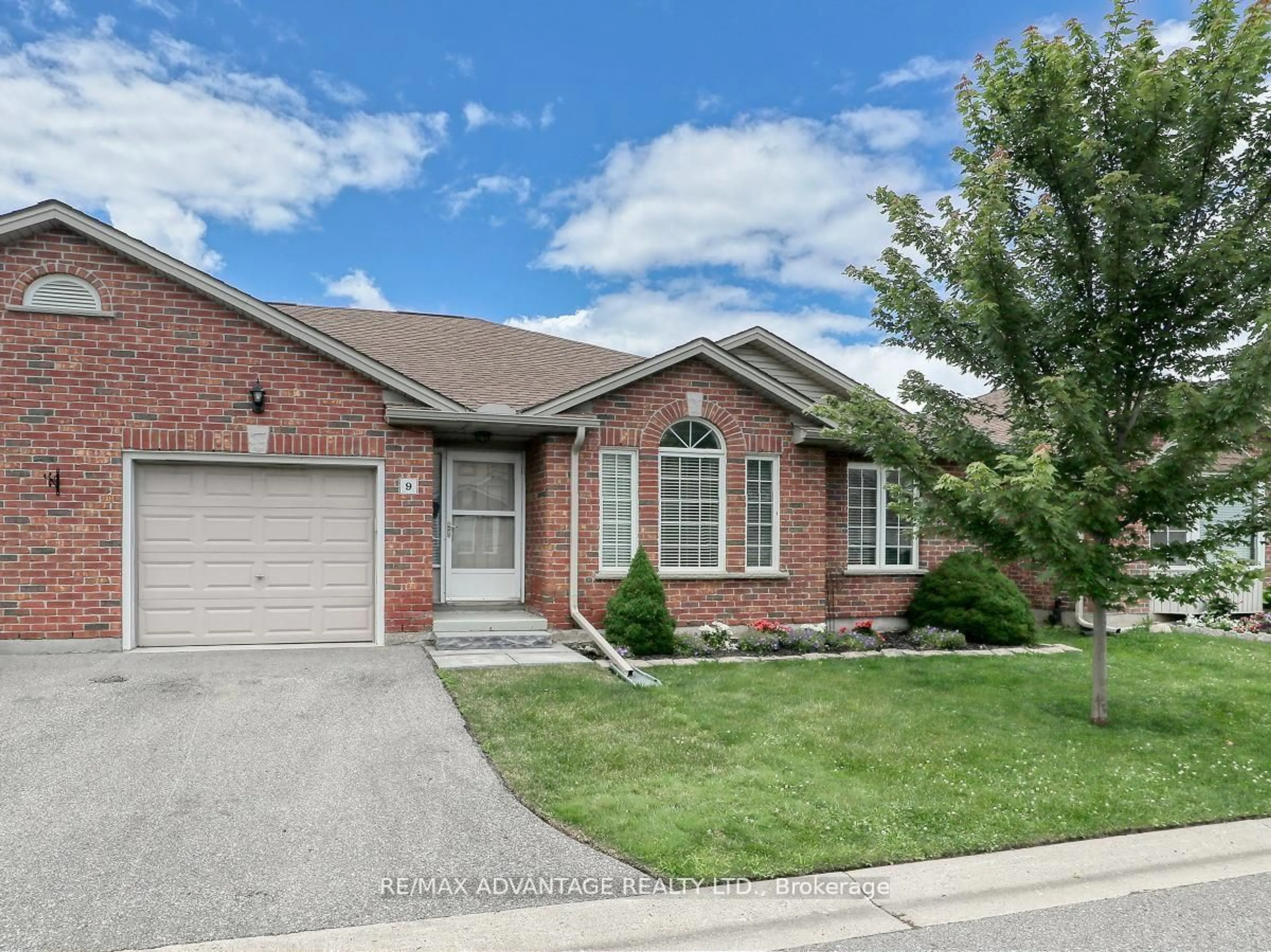 Home with brick exterior material for 100 Stroud Cres #9, London Ontario N6E 4A1