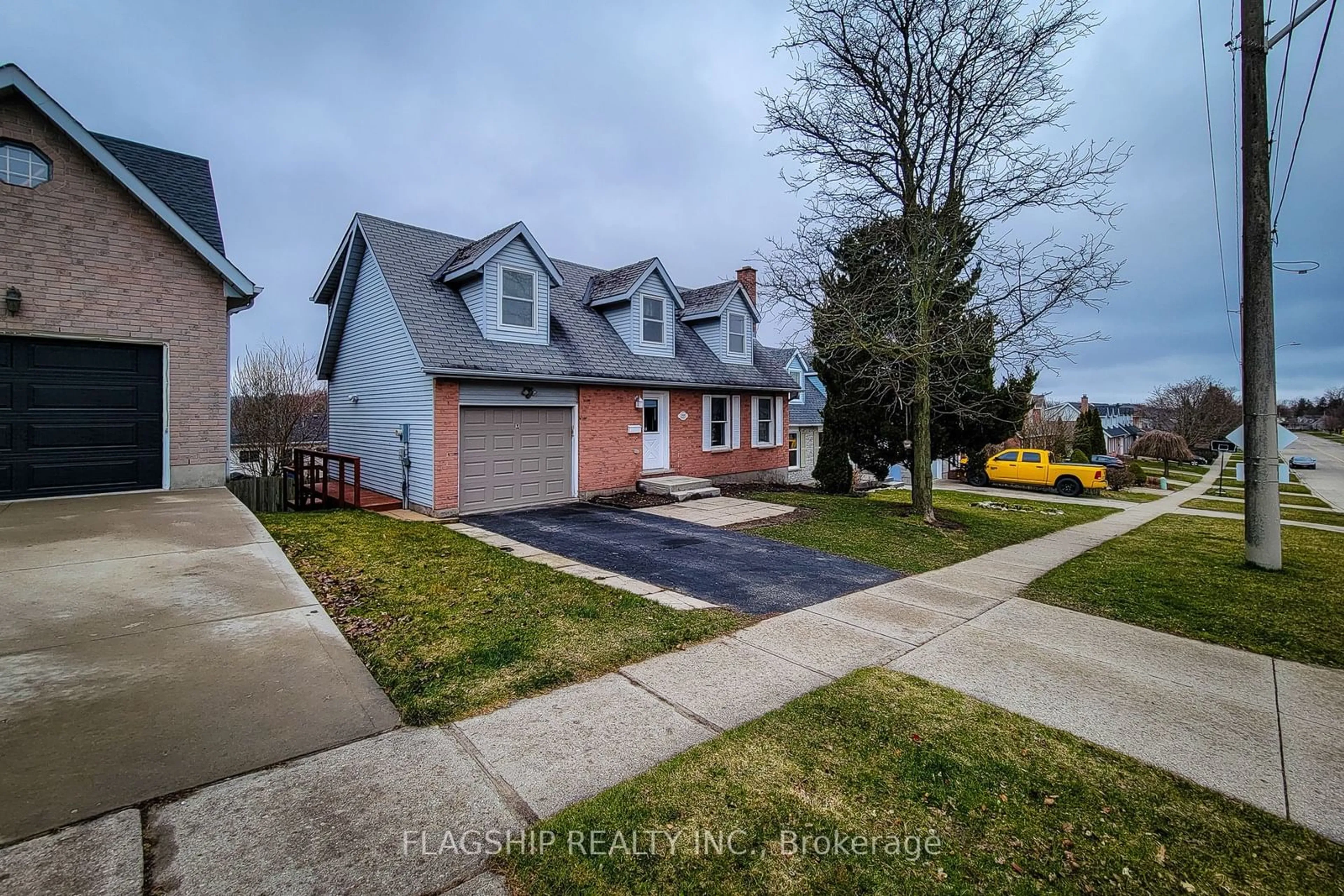 Frontside or backside of a home for 227 Grand Ridge Dr, Cambridge Ontario N1S 4W7