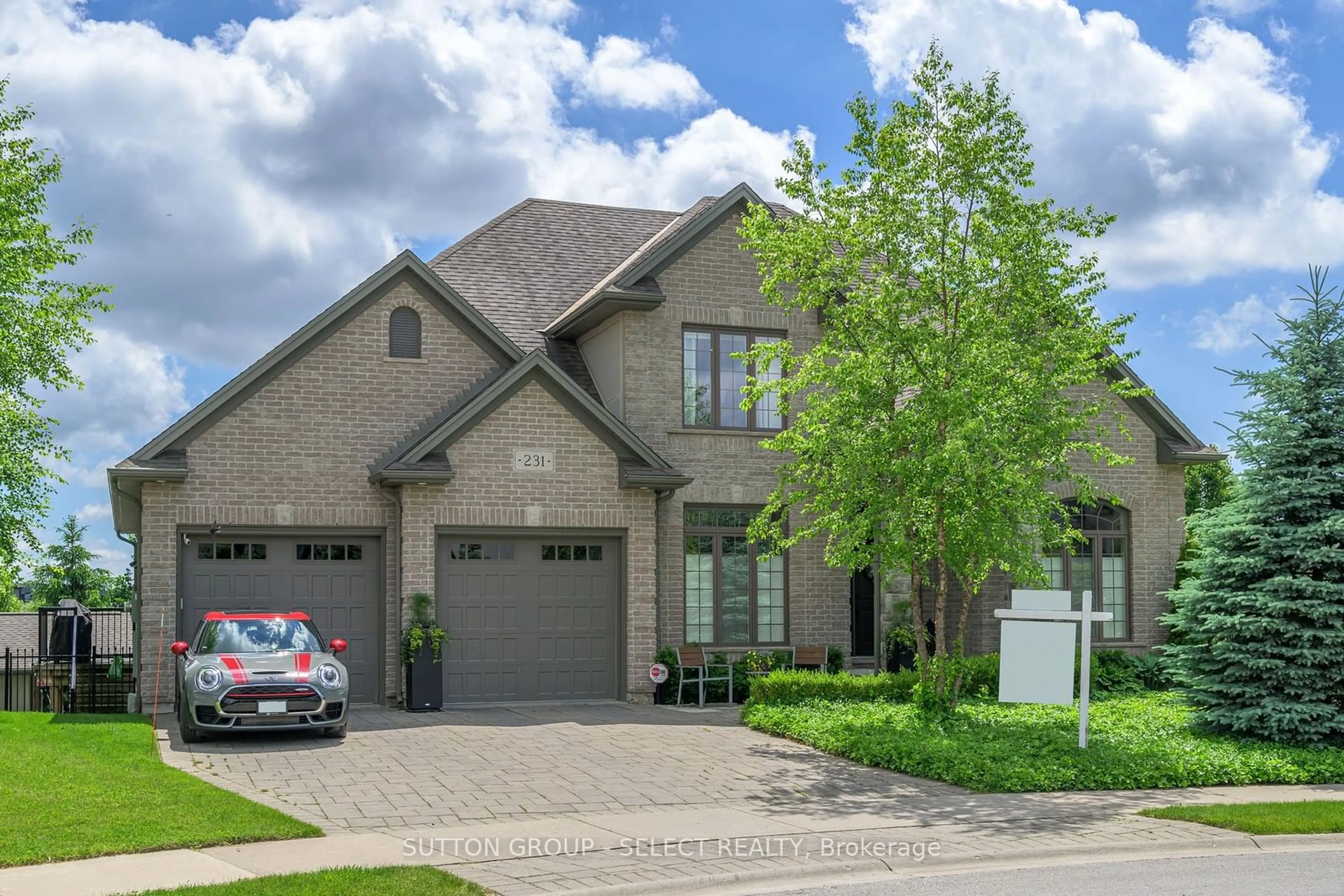 Frontside or backside of a home for 231 Pebblecreek Walk, London Ontario N6G 0K3