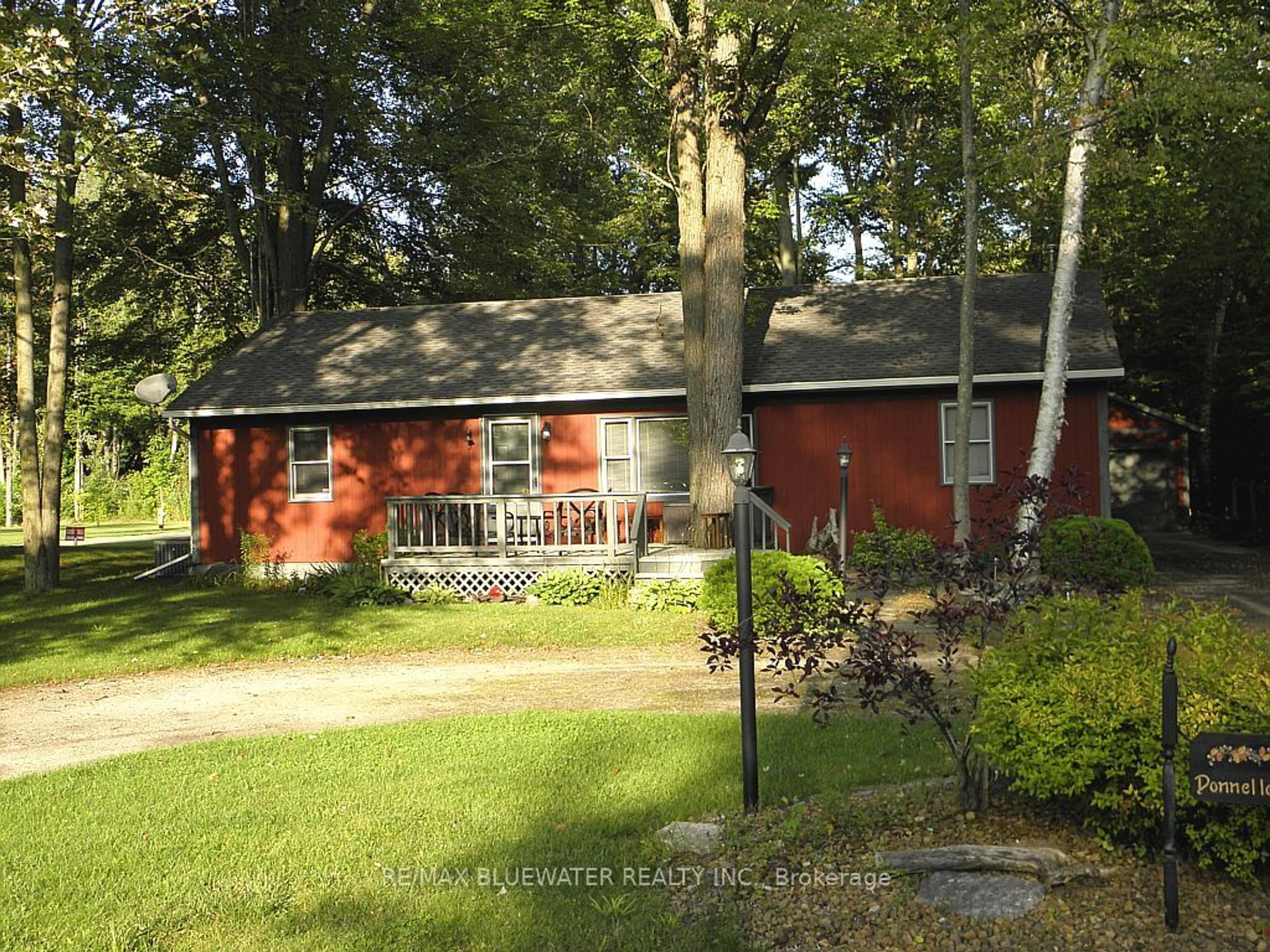 Frontside or backside of a home, cottage for 9598 Orchard Rd, Lambton Shores Ontario N0N 1J1