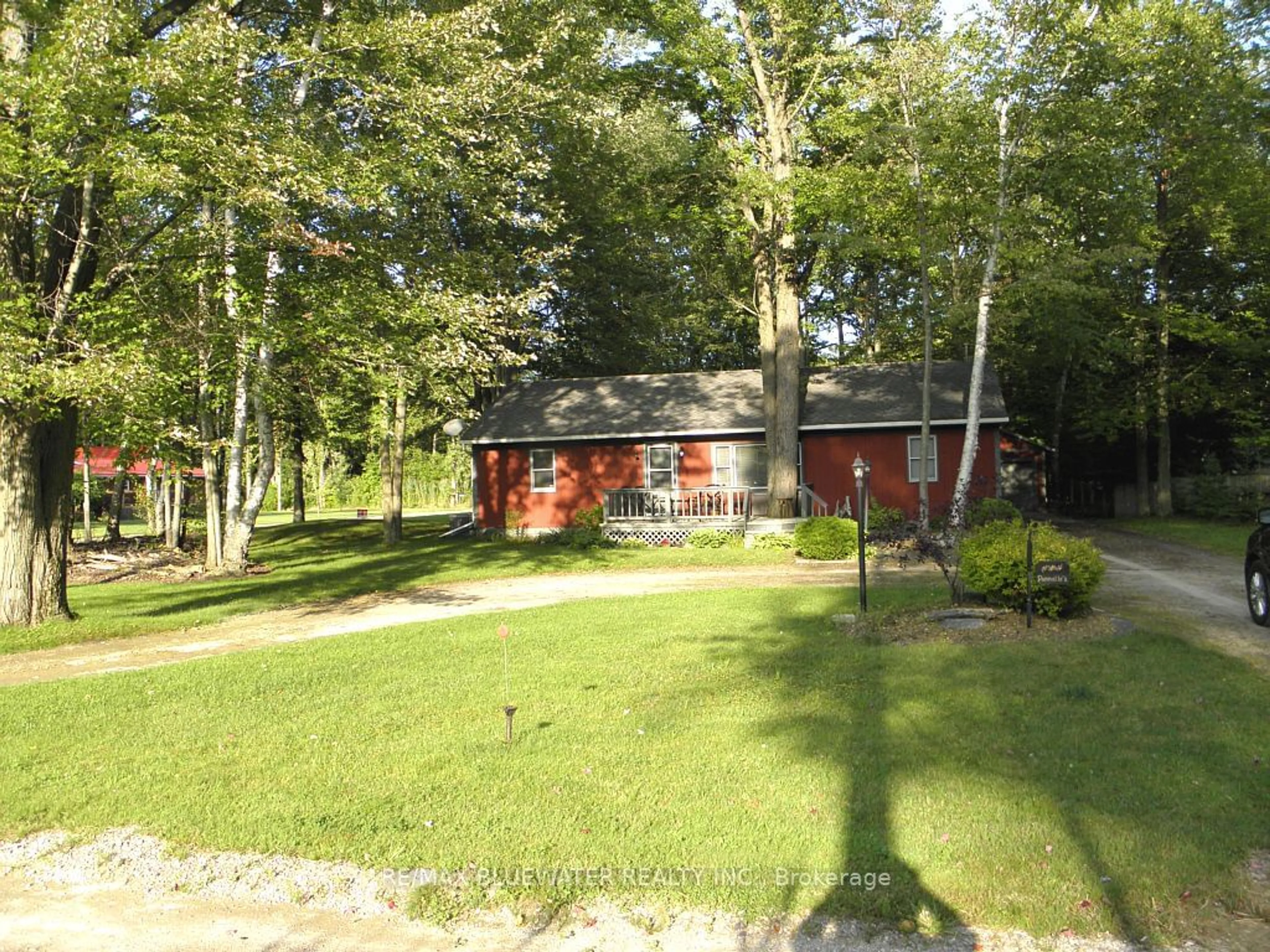 Frontside or backside of a home, cottage for 9598 Orchard Rd, Lambton Shores Ontario N0N 1J1