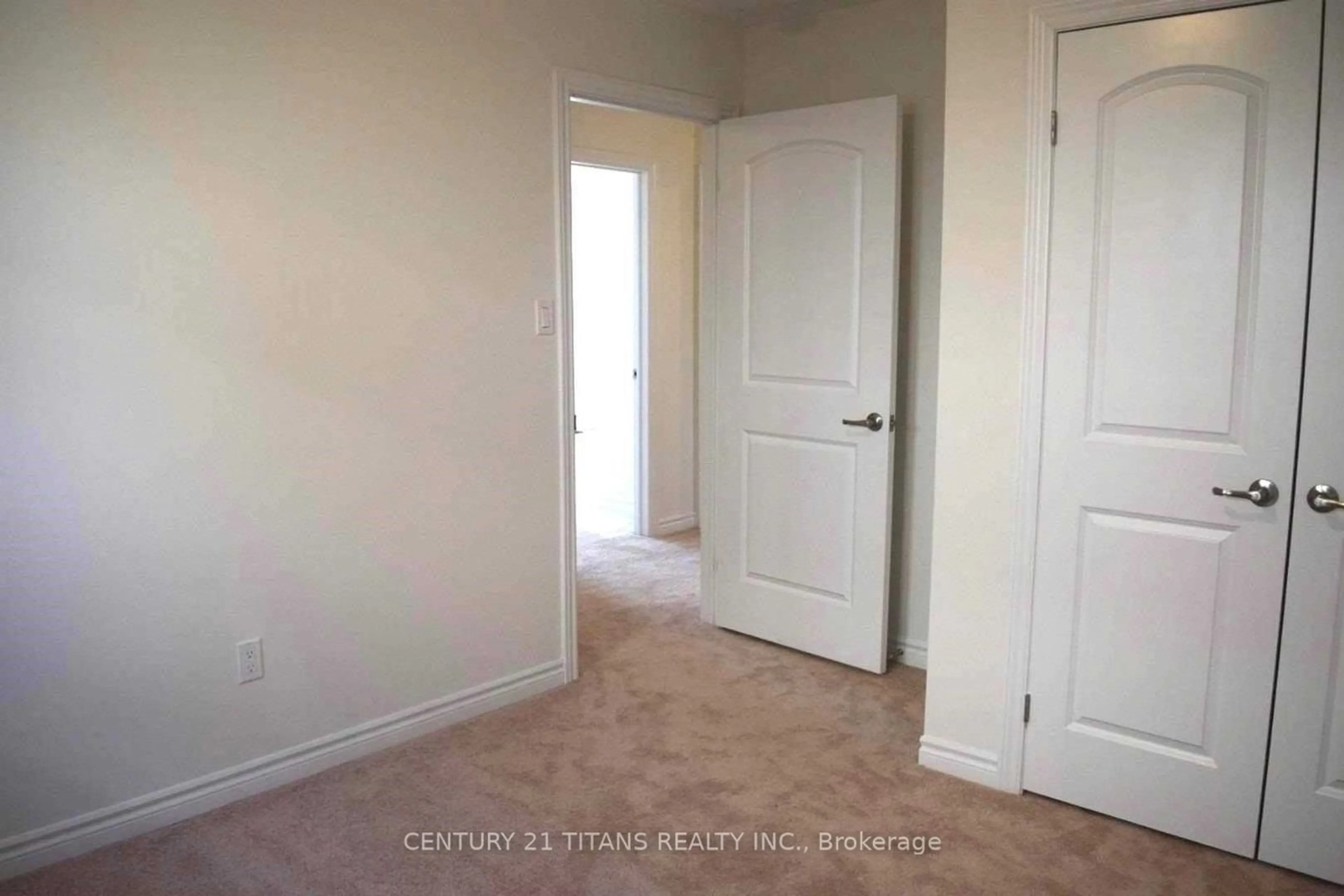 A pic of a room, not visible floor for 28 Scenic Ridge Gate, Brant Ontario N3L 0K4