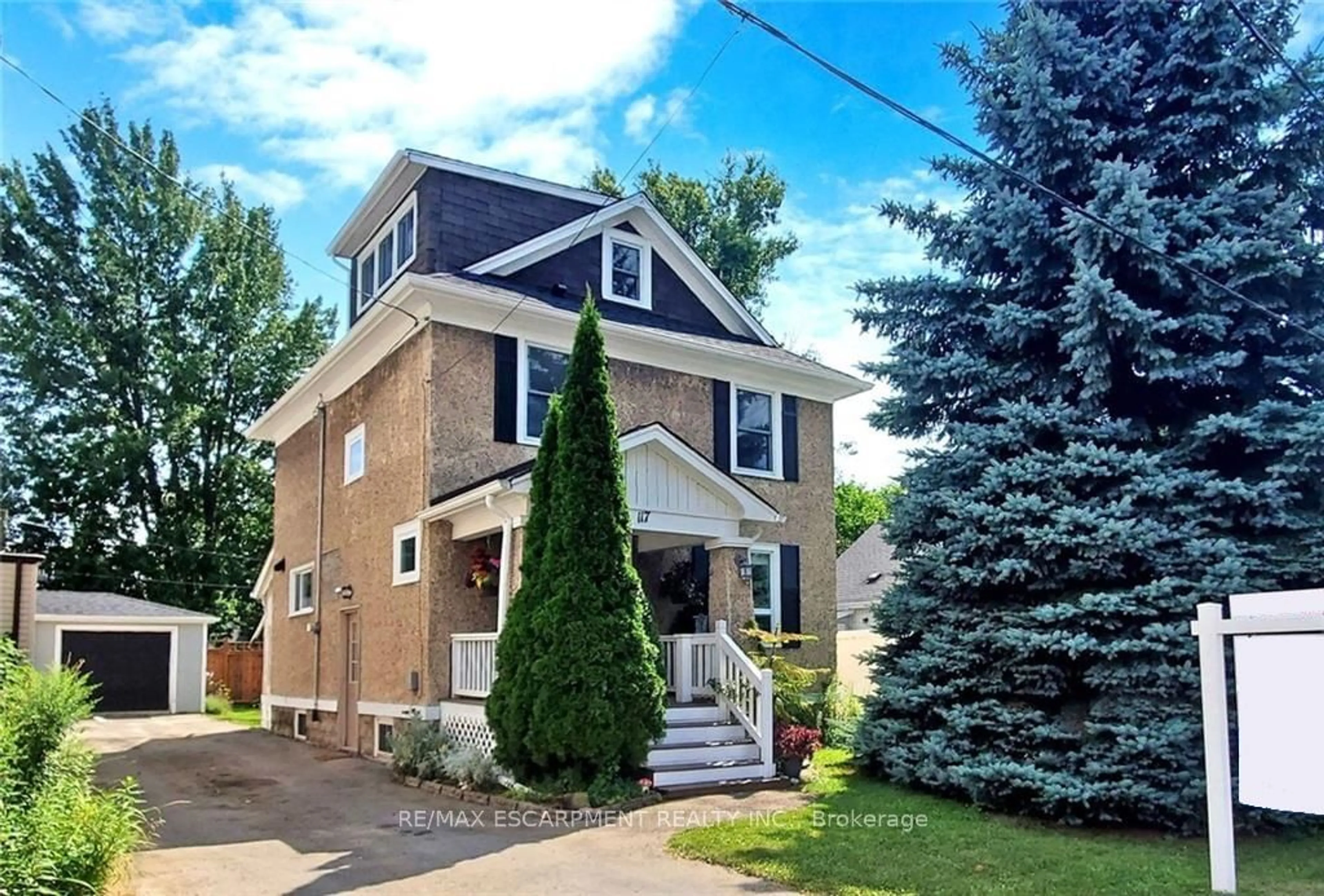 Frontside or backside of a home for 117 ELMVIEW St, Welland Ontario L3C 4K9