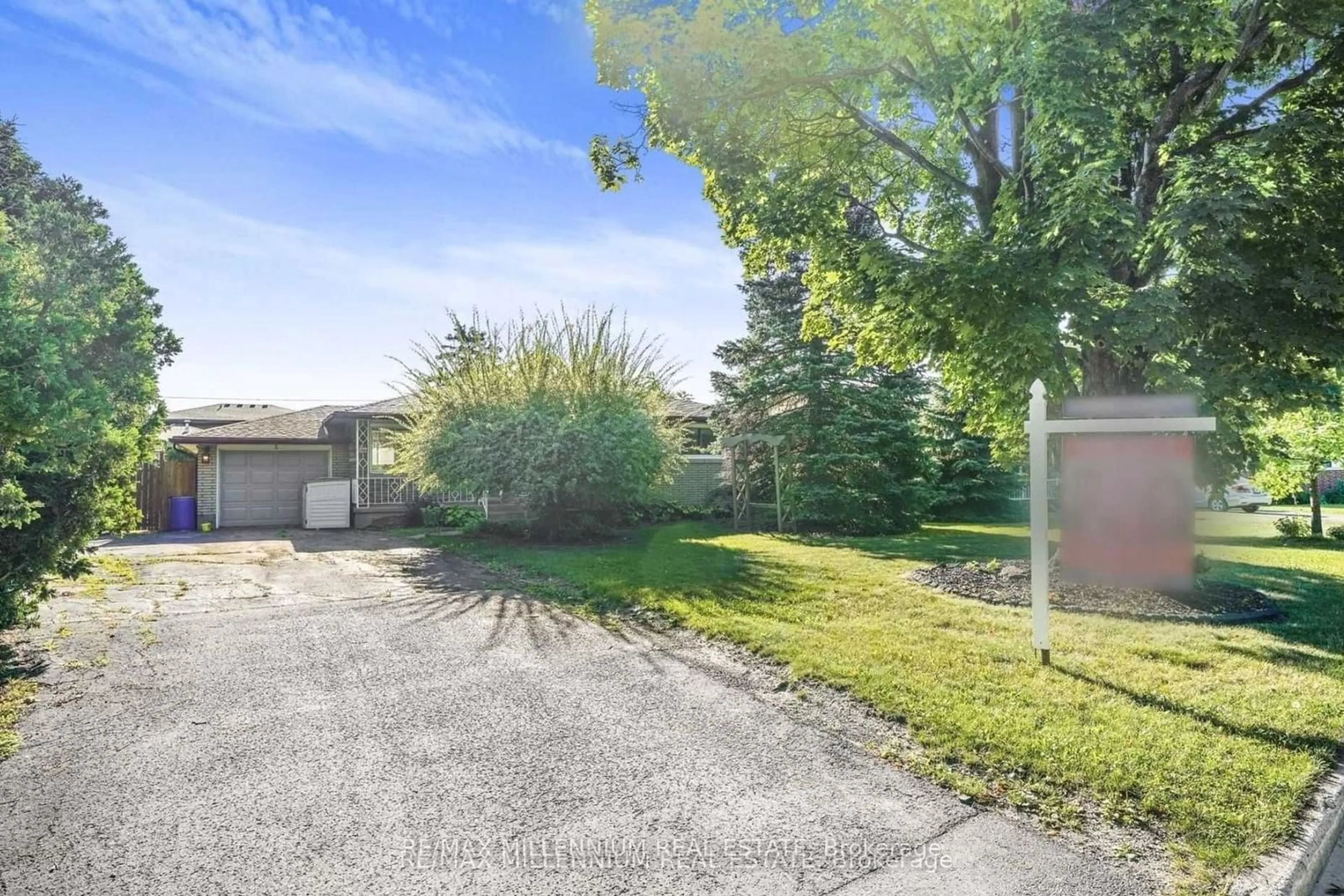 Street view for 5 Windermere Rd, St. Catharines Ontario L2T 3W1