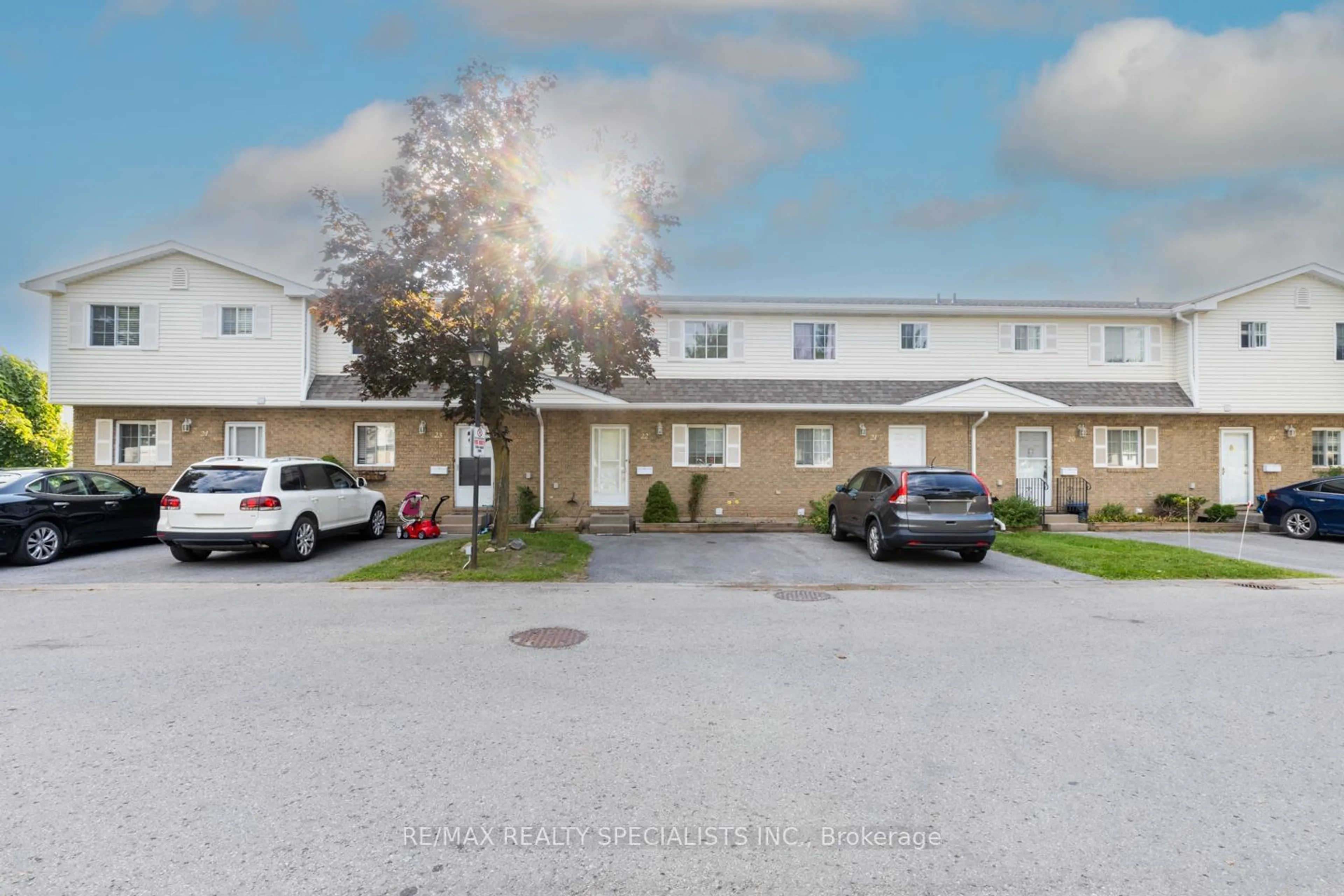 A pic from exterior of the house or condo, the street view for 8136 Coventry Rd #22, Niagara Falls Ontario L2H 2X6