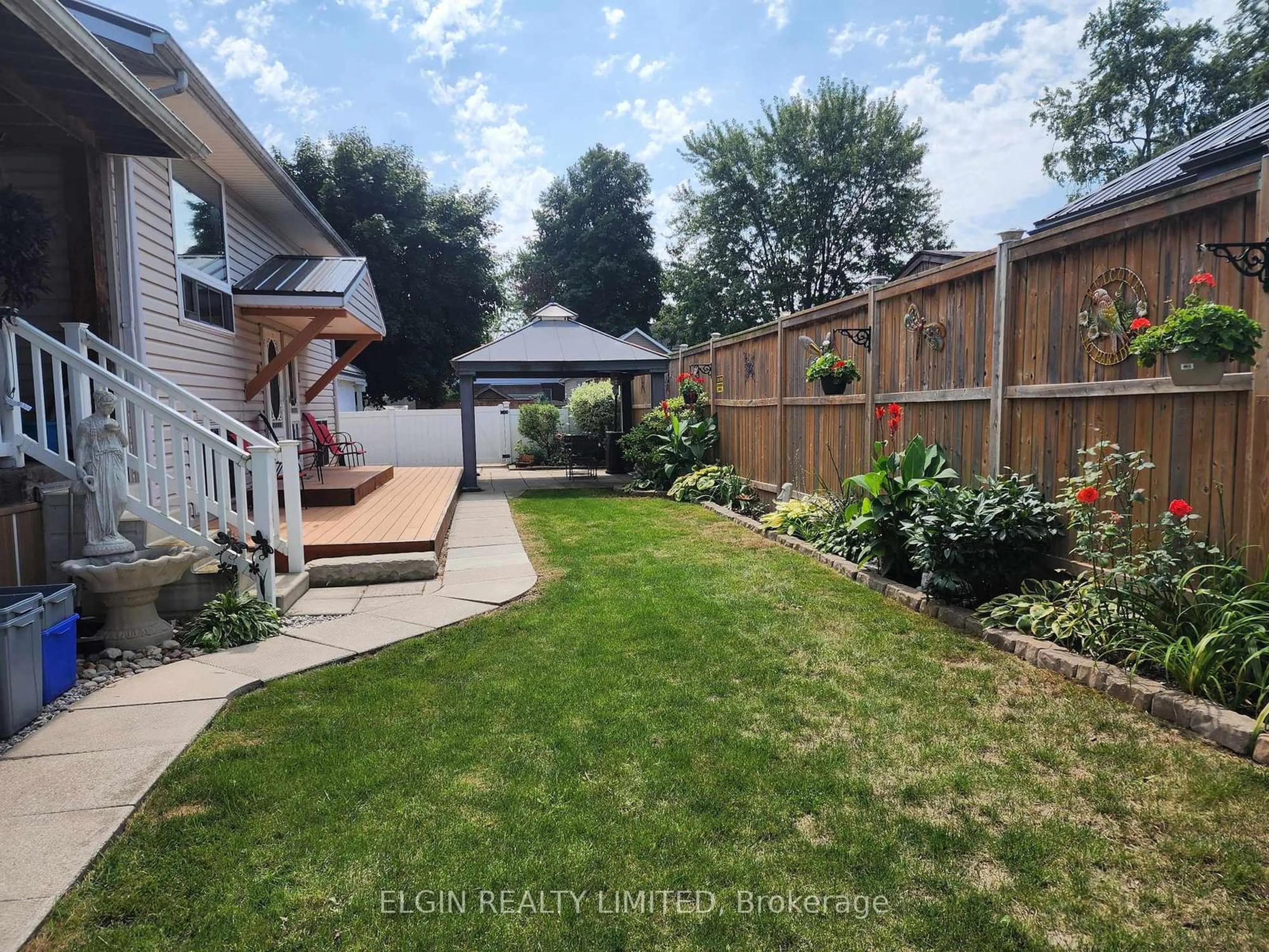 Fenced yard for 119 Erie St, St. Thomas Ontario N5R 2N1