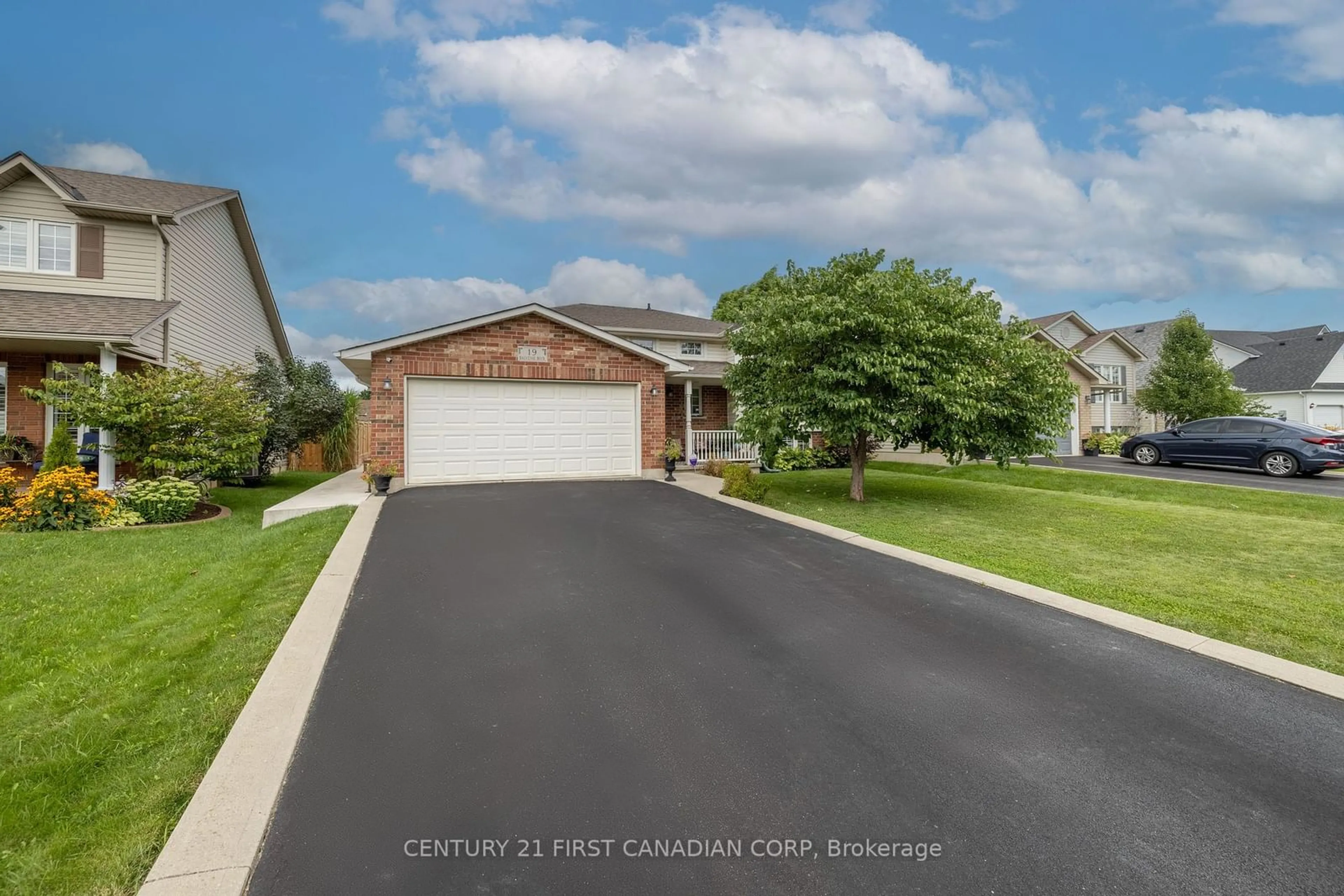 Frontside or backside of a home for 19 Balvenie Blvd, Haldimand Ontario N3W 2N8