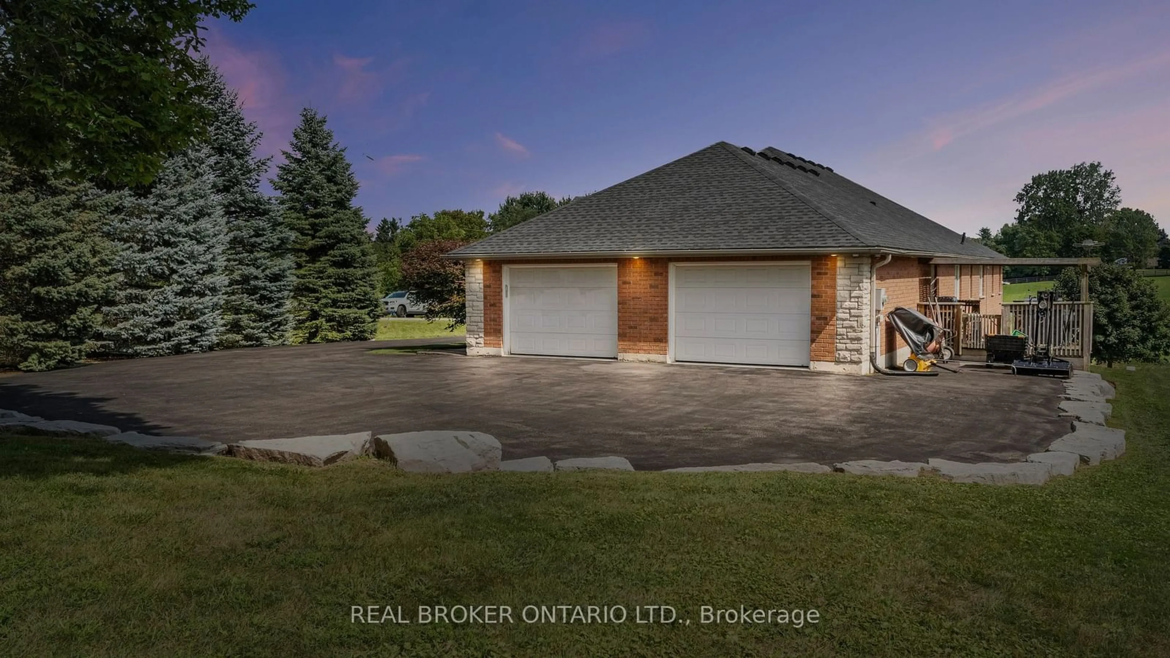 Indoor garage for 270 McGill Rd, Brant Ontario N0E 1K0