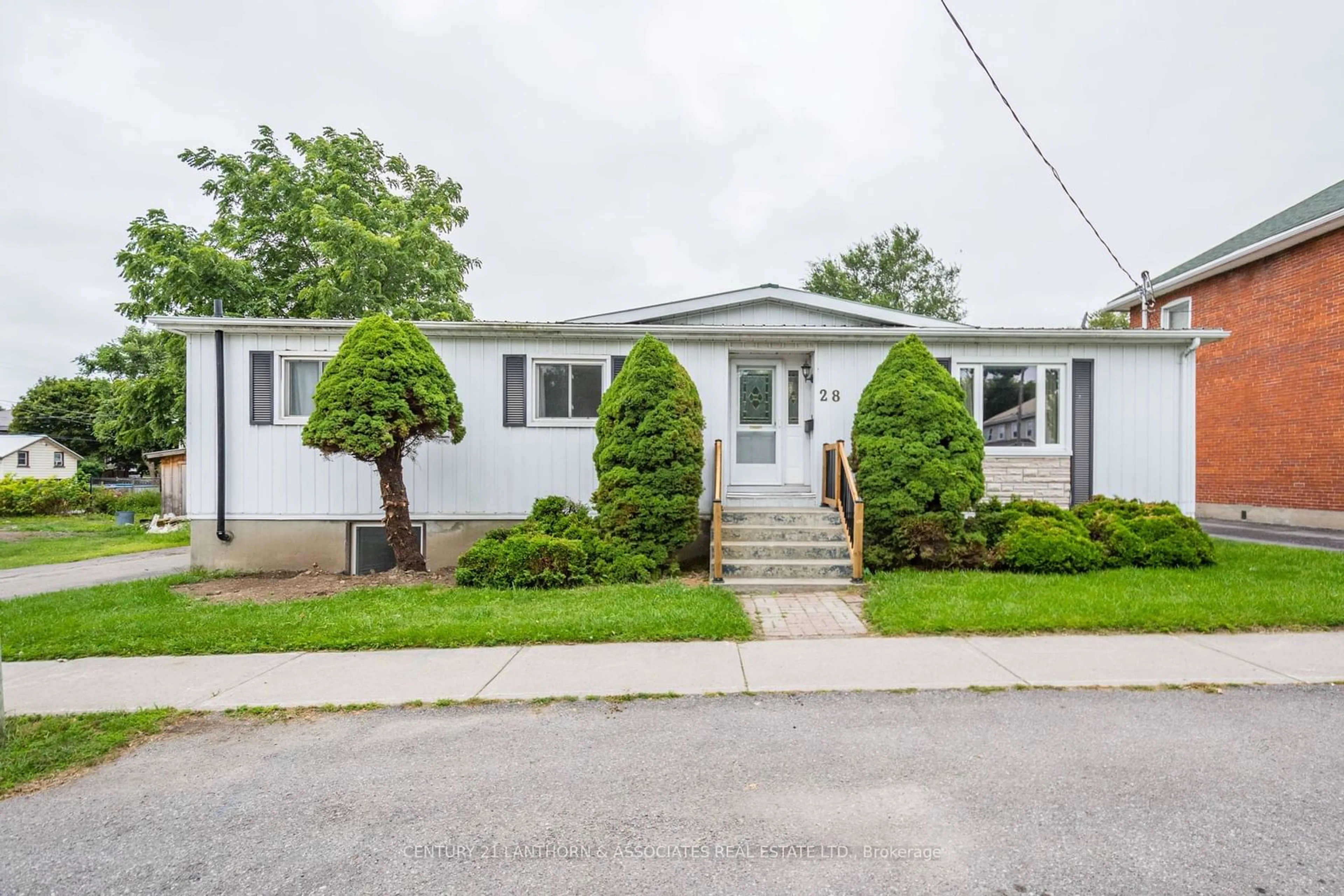 Frontside or backside of a home for 28 Bettes St, Belleville Ontario K8N 3W6