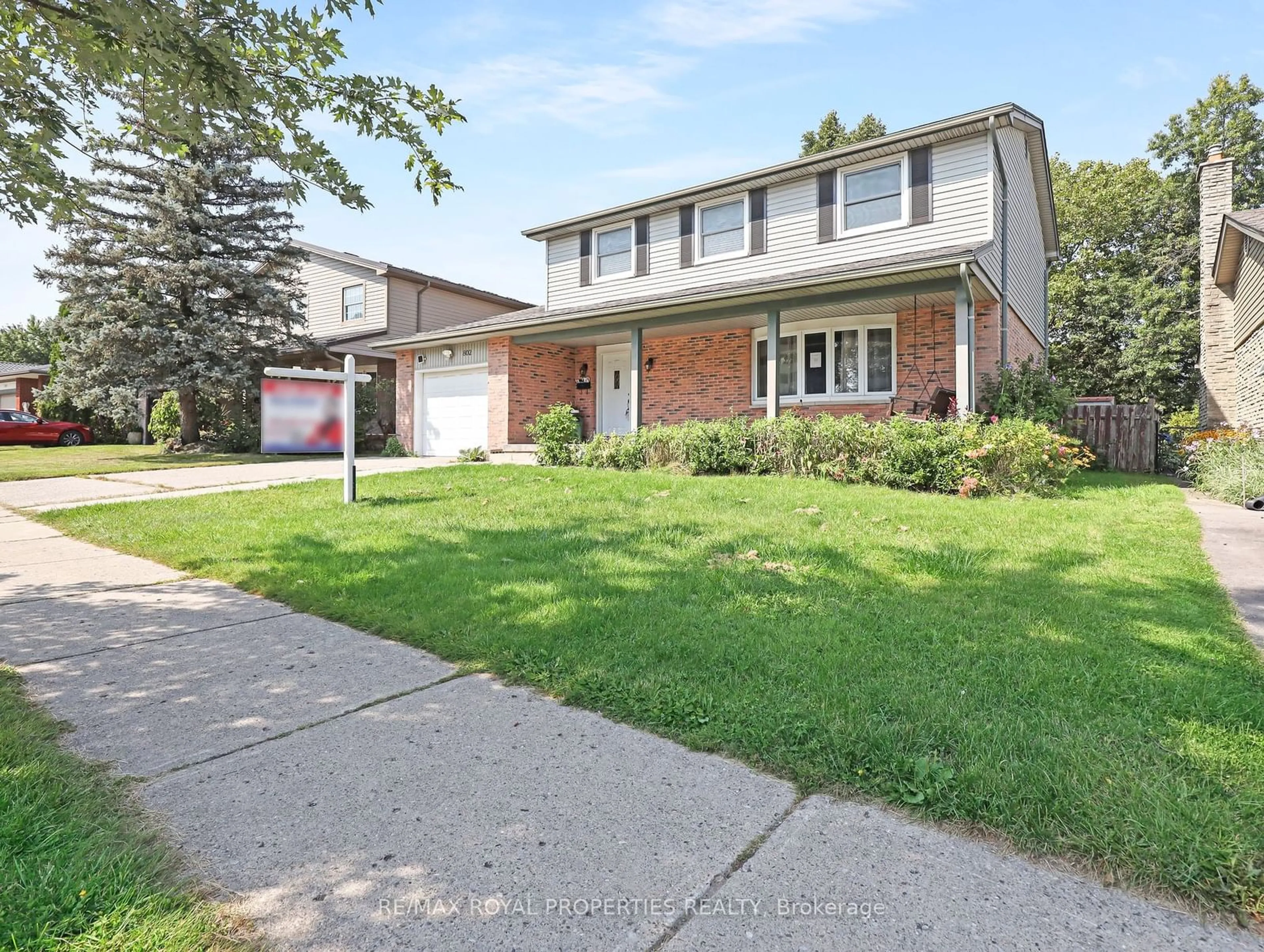 Frontside or backside of a home, the street view for 802 Viscount Rd, London Ontario N6J 4A2