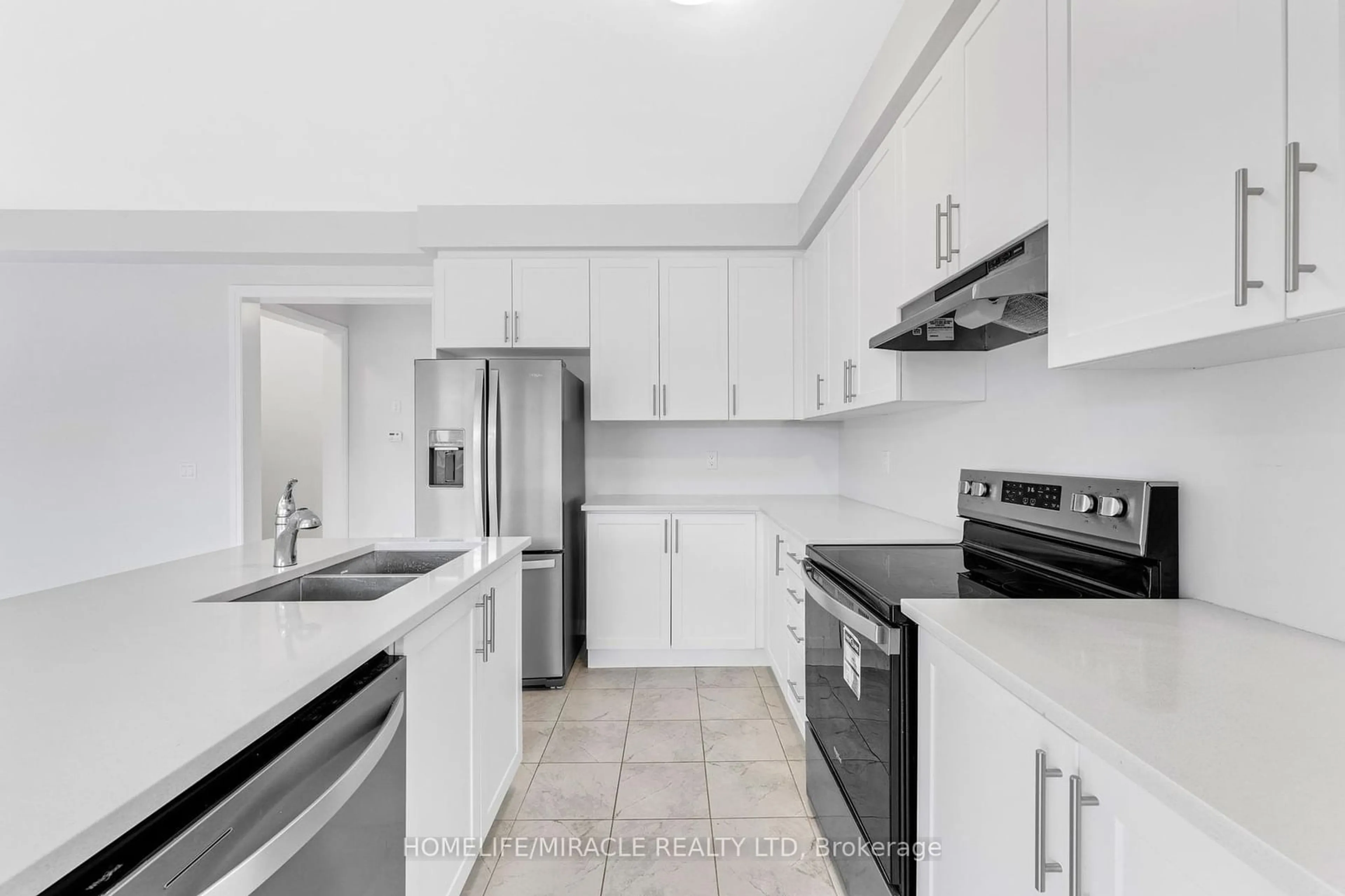 Standard kitchen for 726 Khalsa Dr, Woodstock Ontario N4T 0P4