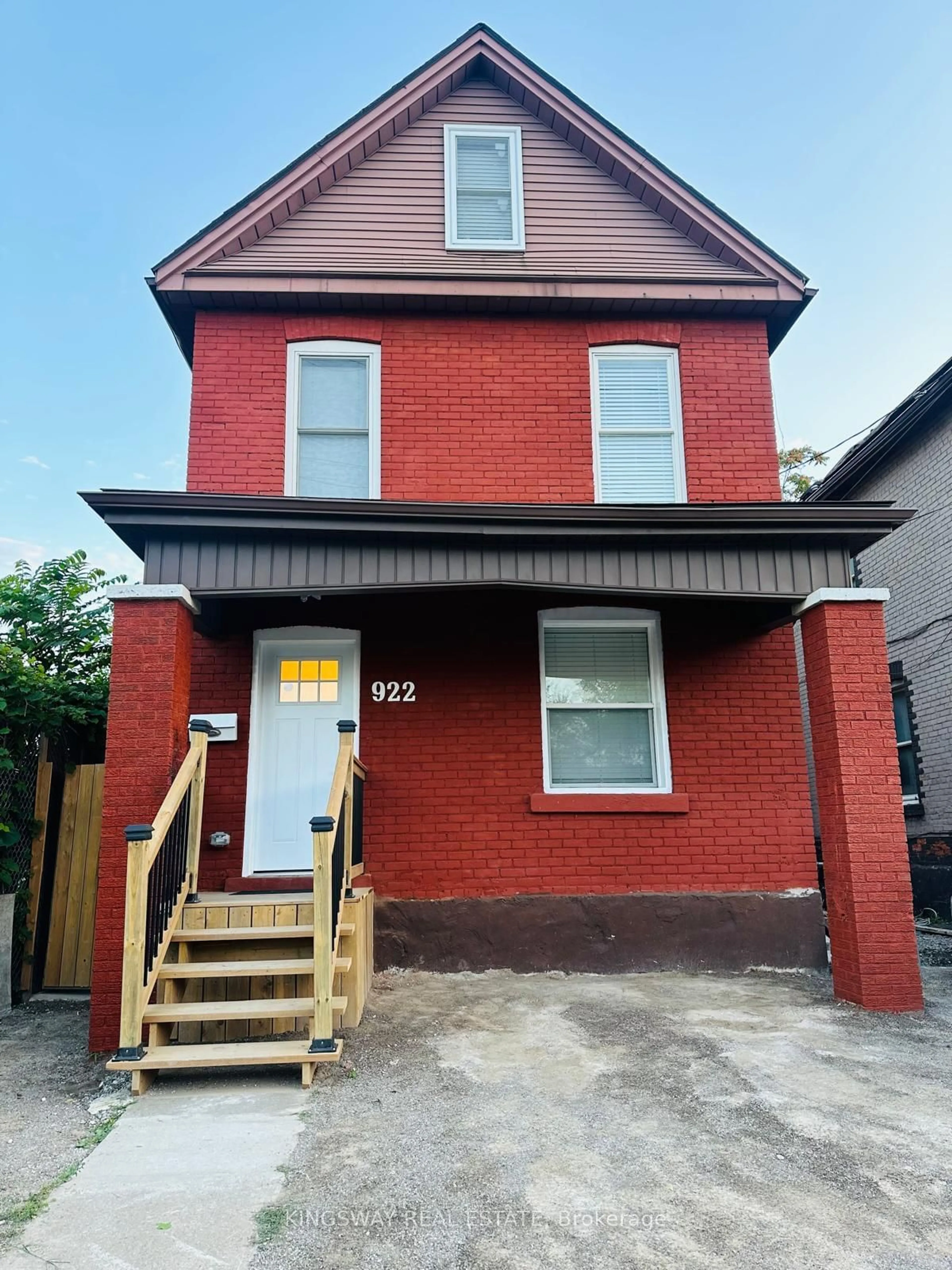 Home with brick exterior material for 922 Burlington St, Hamilton Ontario L8L 4K4