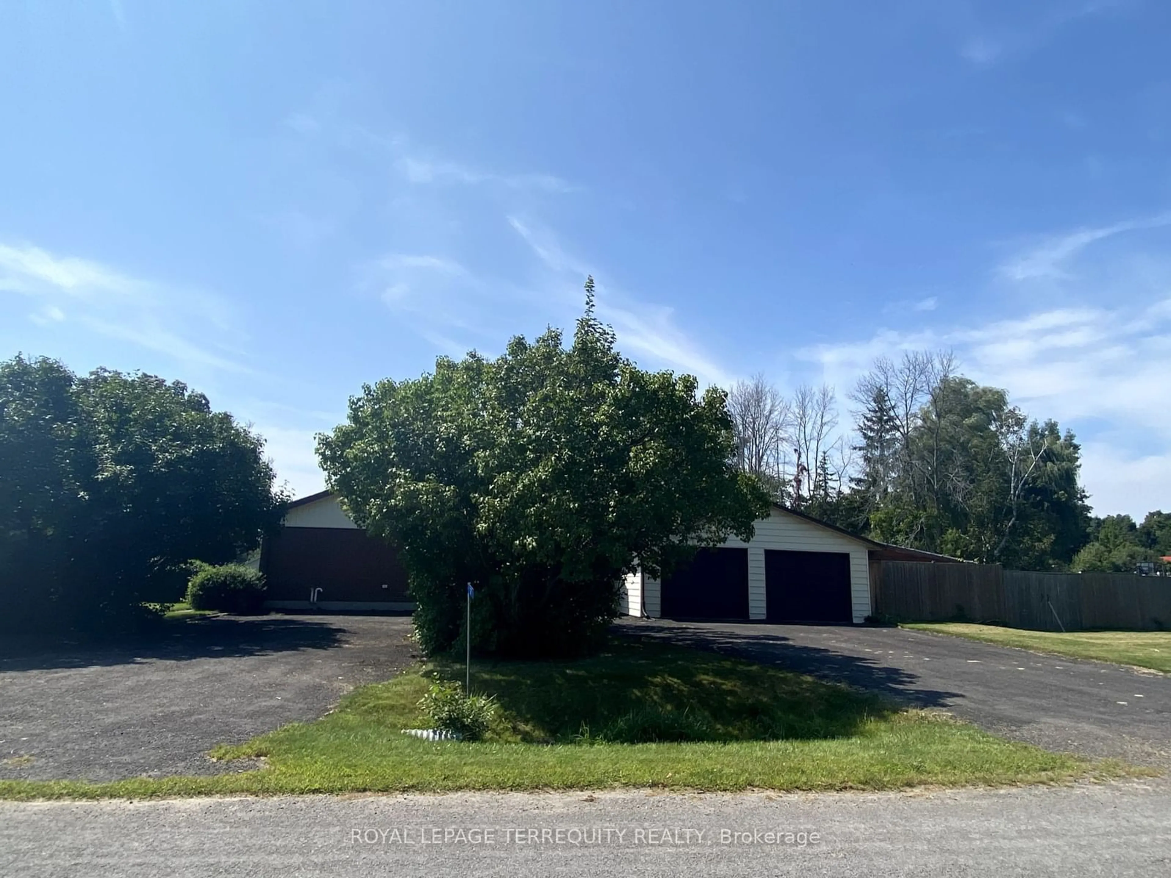 Frontside or backside of a home, the street view for 7 Jeffrey Dr, Quinte West Ontario K8V 5P8